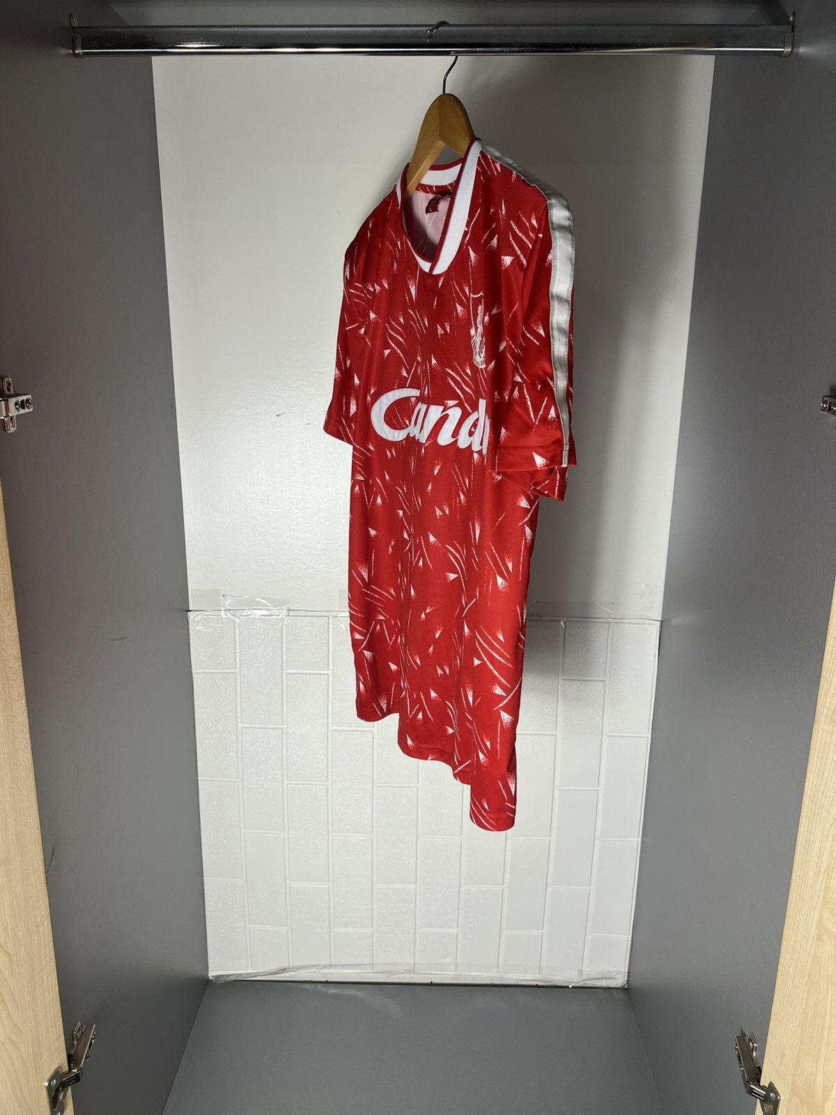 Vintage VERY RARE LIVERPOOL ENGLAND SOCCER JERSEY RETRO CANDY 90s Size US L / EU 52-54 / 3 - 15 Thumbnail