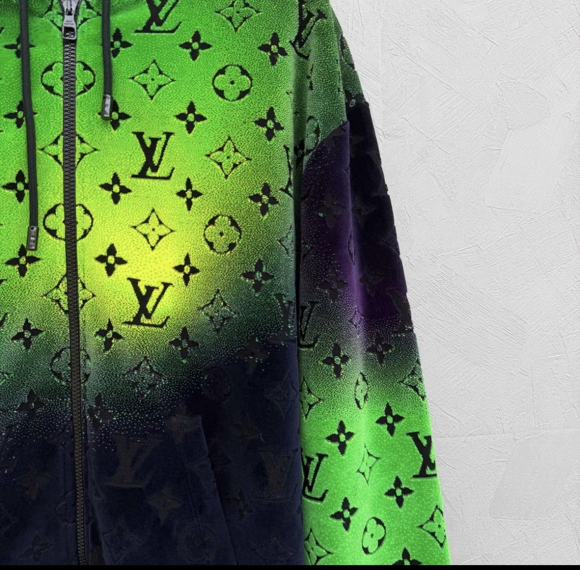 Louis Vuitton Louis Vuitton Flocked Gradient Monogram Zip Jacket wxx Size US XL / EU 56 / 4 - 2 Thumbnail