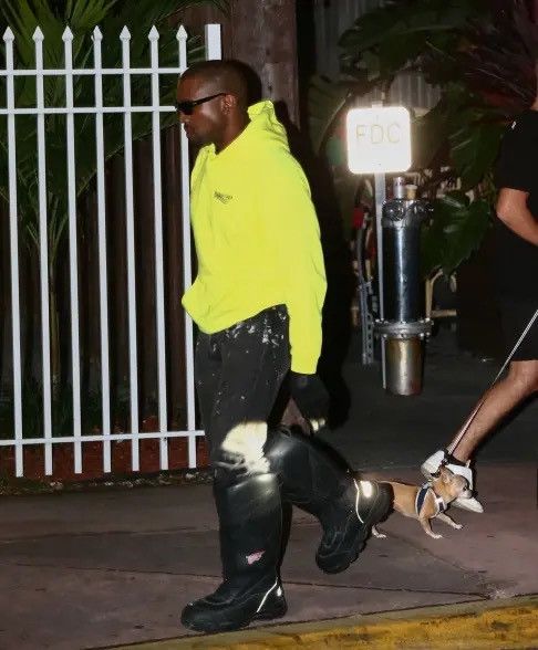 Balenciaga Neon Balenciaga Campaign Hoodie Size US M / EU 48-50 / 2 - 7 Thumbnail