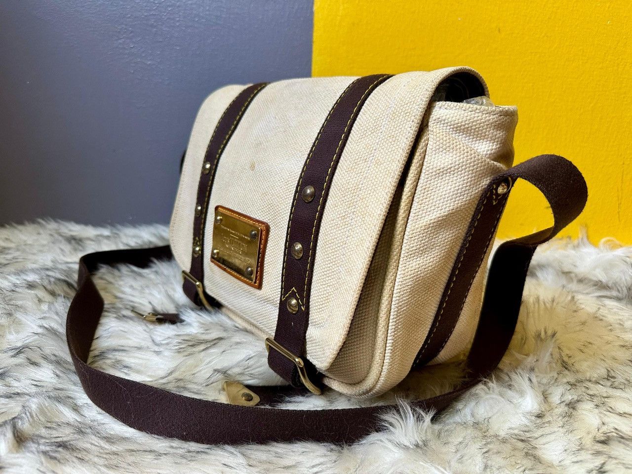 Louis Vuitton Authentic Louis Vuitton Antigua Besace PM Flap Crossbody Size ONE SIZE - 4 Thumbnail