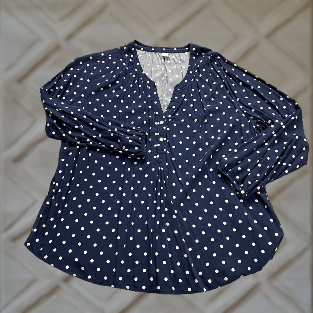 Old Navy Old Navy Blouse Women 2XL Blue Polka Dot V-Neck Long Sleeve Rayon Casual Top Womens Size XXL / US 16-18 / IT 52-54 - 1 Thumbnail