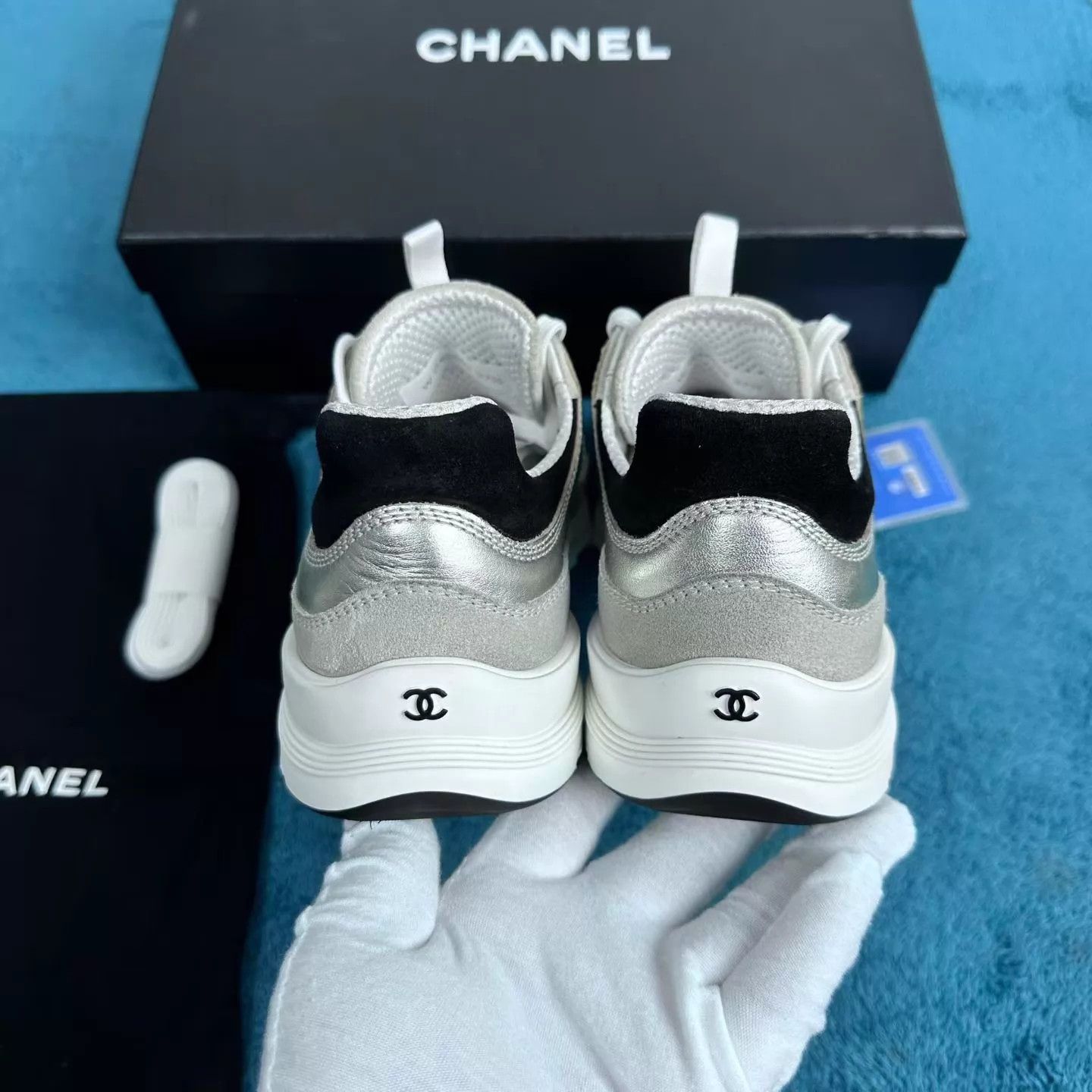 Chanel Chanel 25A Calfskin Low-Top Sneakers Pale Gold 37.5 Size US 7 / IT 37 - 4 Thumbnail