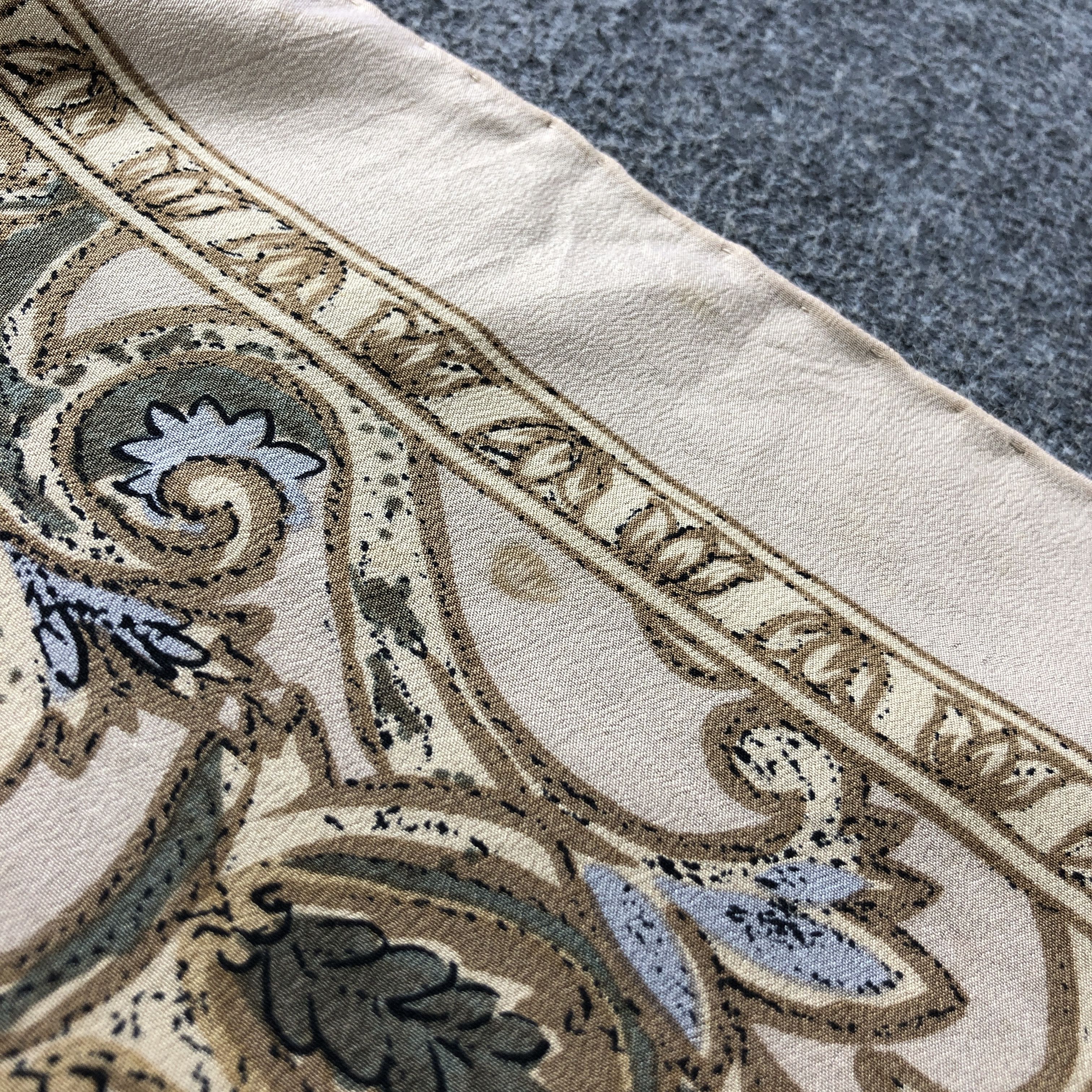 Japanese Brand Vintage Luxury Floral Silk Scarf M1273 Size ONE SIZE - 12 Thumbnail