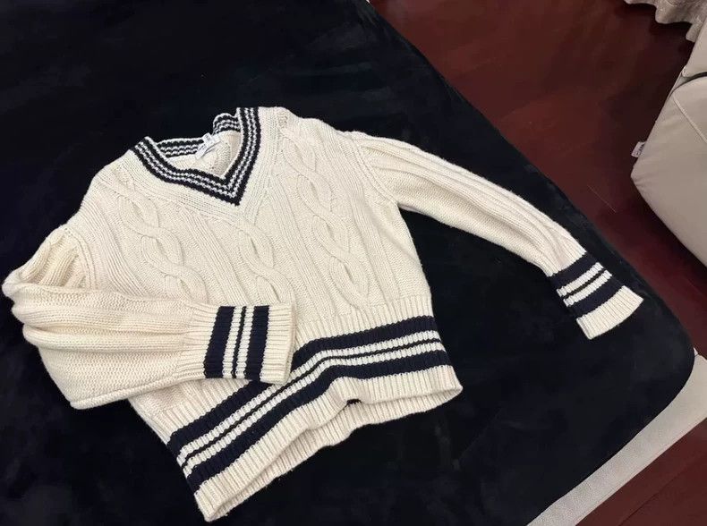 Thom Browne V-Neck Preppy Style Sweater - dmc
