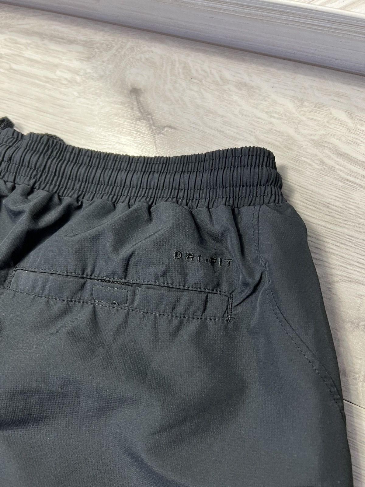 Nike × Vintage Vintage Nike Tennis Court Shorts Embroidered Swoosh Logo Size US 36 / EU 52 - 9 Thumbnail