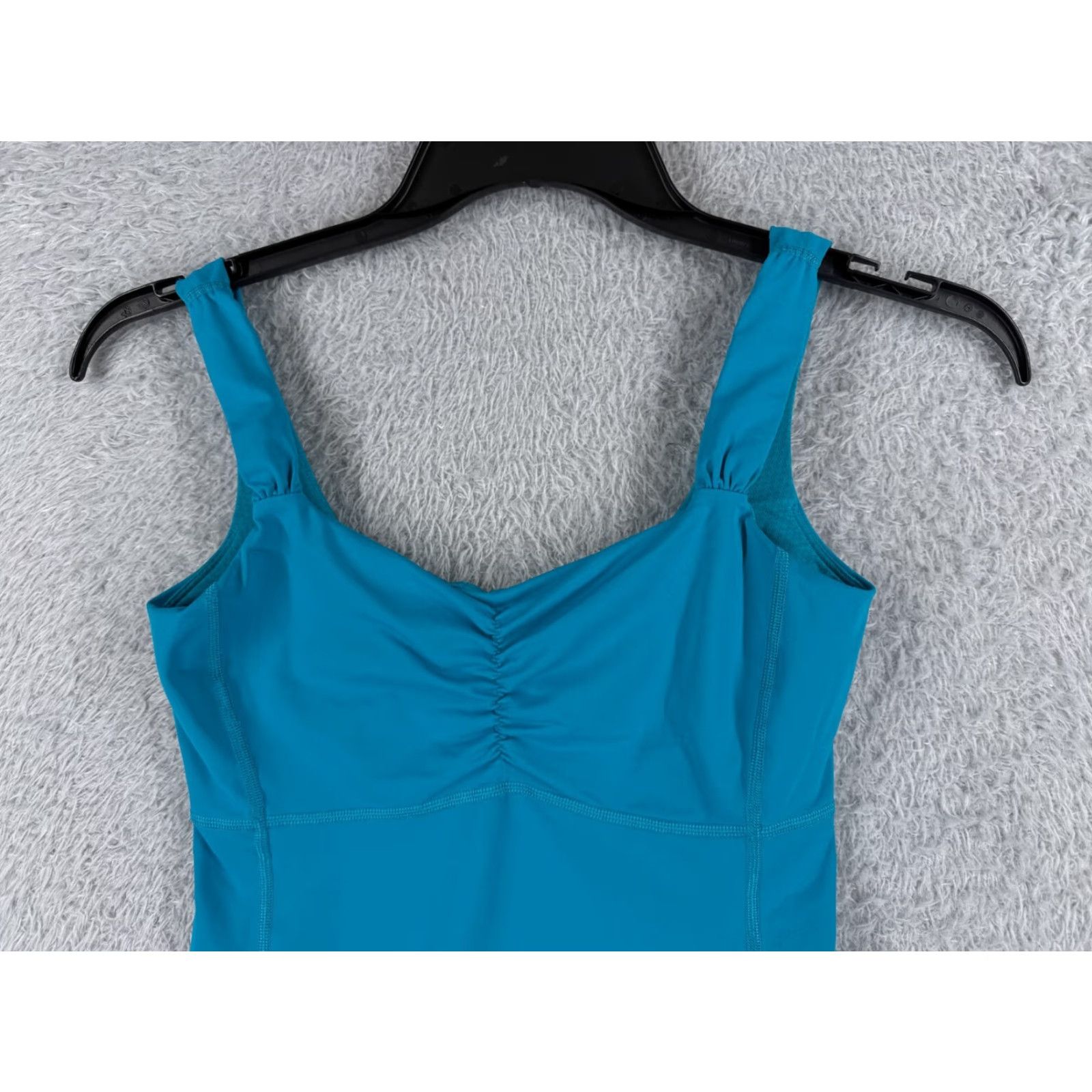 Lululemon Lululemon Shirt Women 2 Blue Aria II Tank Built In Bra Gym Yoga Run Casual Shirt Women Size XS / US 0-2 / IT 36-38 - 4 Thumbnail
