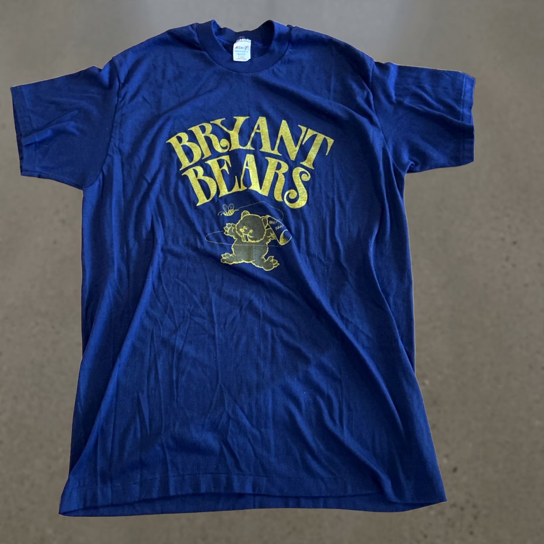 Gildan VINTAGE Bryant Bears Cal Berkeley Style T Shirt Mens XL Blue Gildan 5000 College 90s University Shirt Boys Mens Size US XL / EU 56 / 4 - 1 Thumbnail