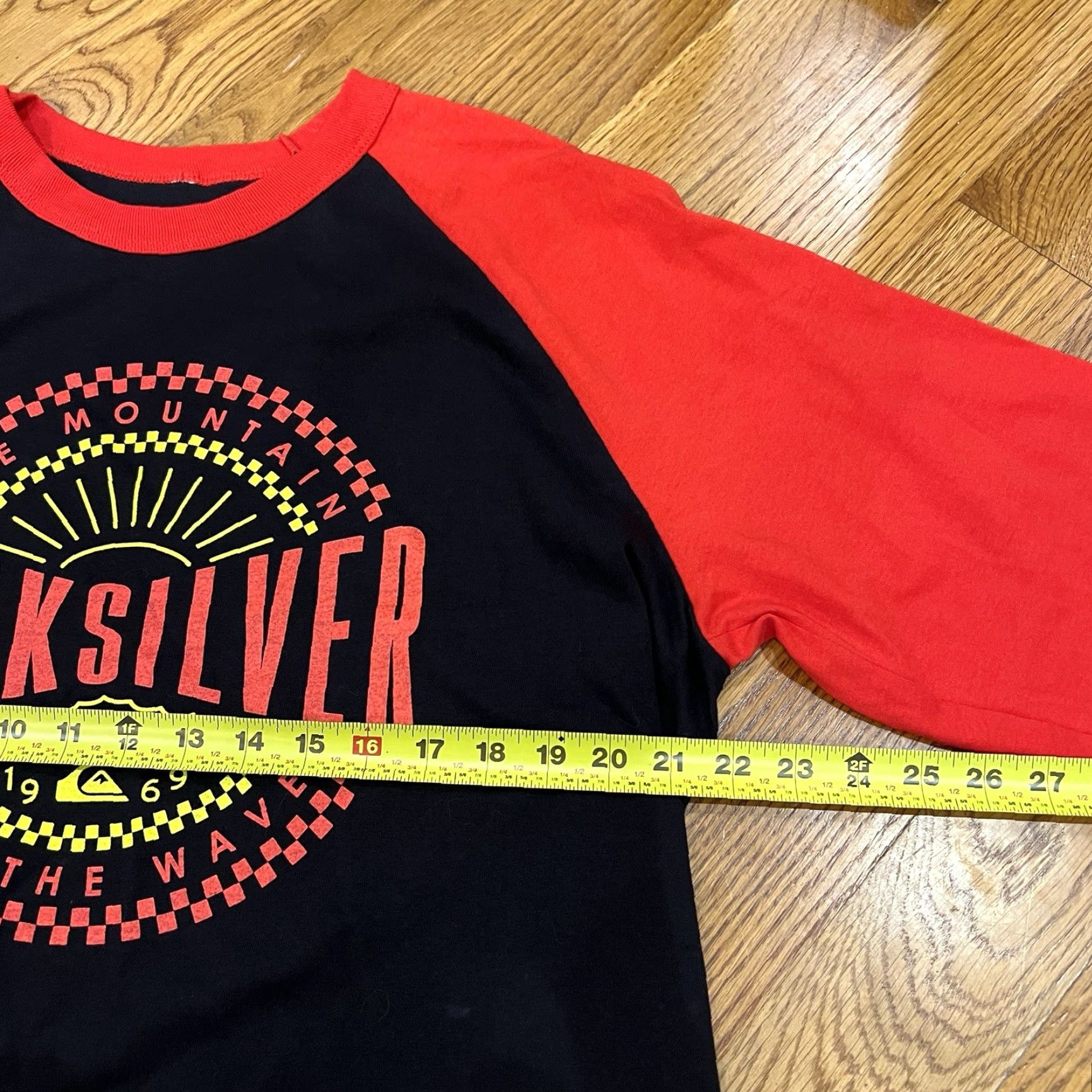 Quiksilver VINTAGE Quiksilver Shirt Adult XL 3/4 Sleeve Crew Neck Black Red Logo Surf California Hawaii 70s Mens Size US XL / EU 56 / 4 - 4 Thumbnail