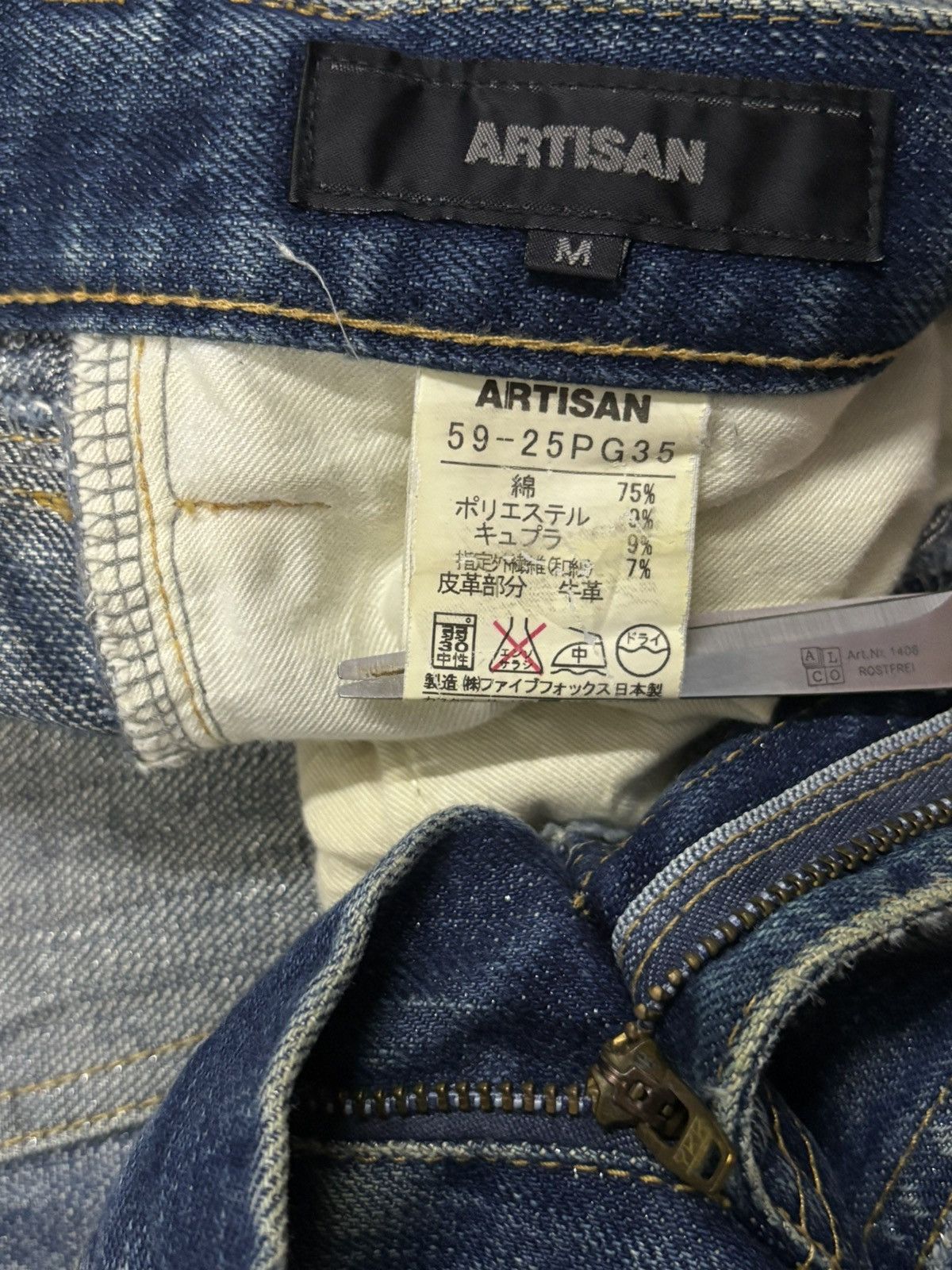 Studio D'Artisan Vintage Studio D’Artisan Studded Distressed Punk Jeans Size US 32 / EU 48 - 19 Thumbnail