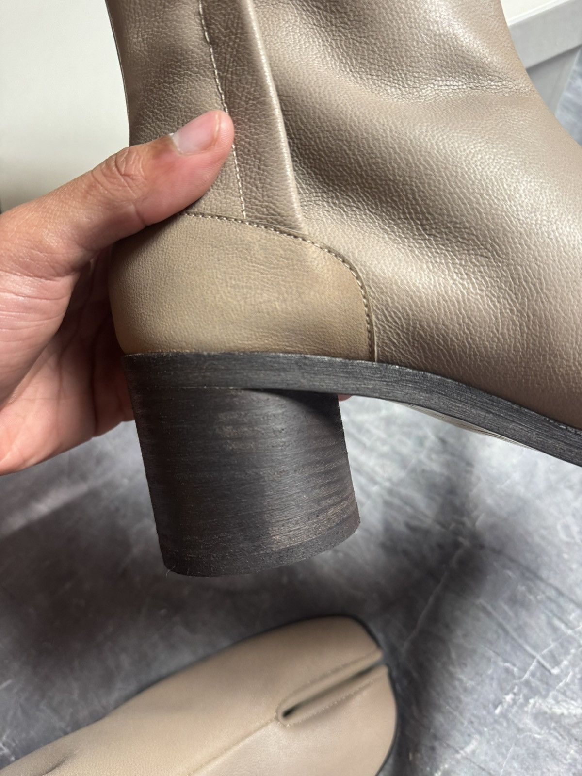 Maison Margiela Maison Margiela Tabi Ankle Boots in Dove Grey Size US 10 / EU 43 - 6 Thumbnail