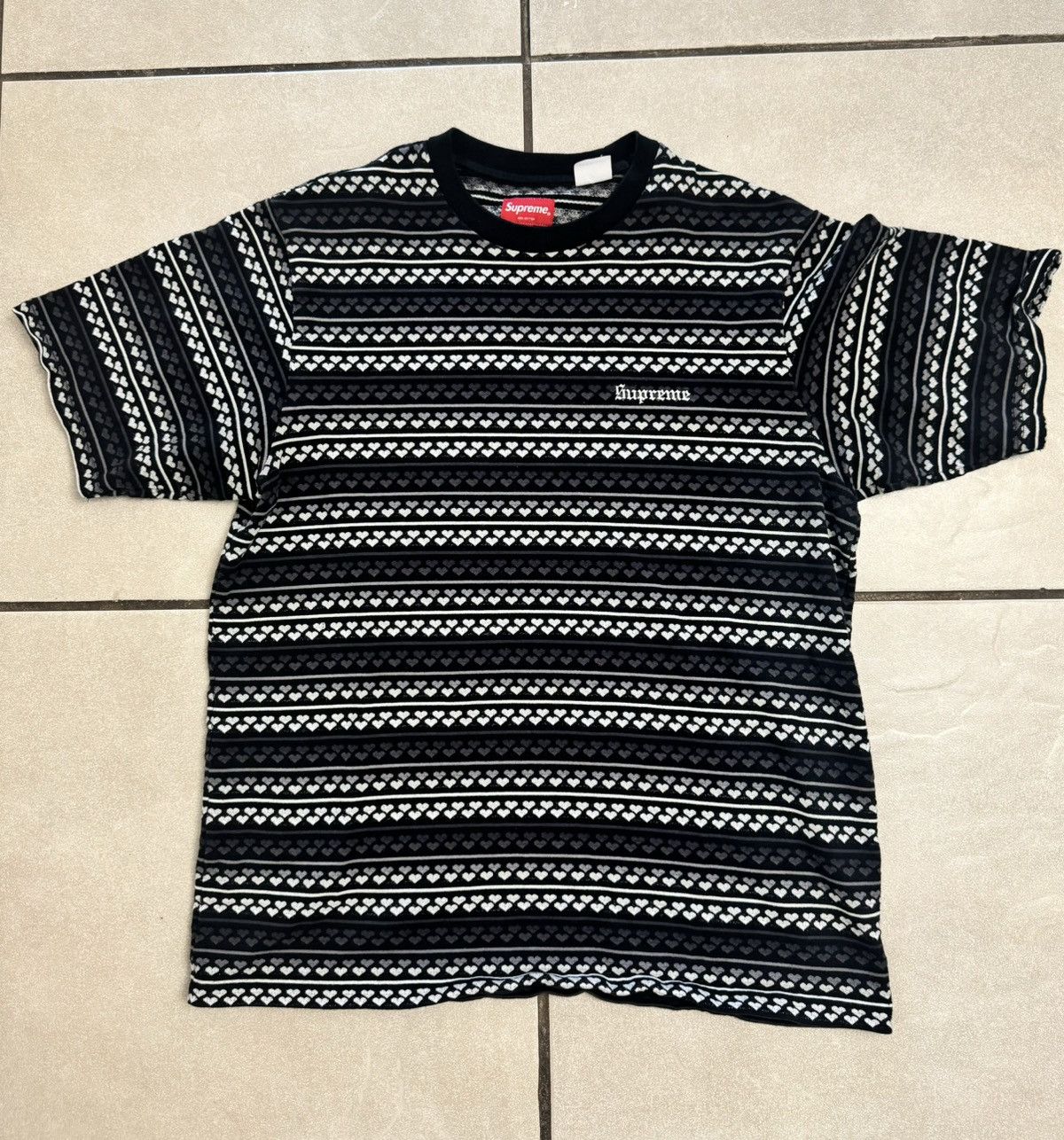 Supreme Supreme stripped black white and grey heart 🩶 Size US M / EU 48-50 / 2 - 1 Thumbnail