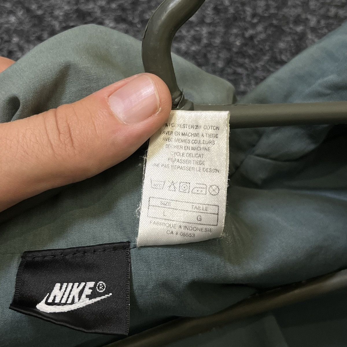 Nike Vintage Nike AIR Nylon Zip Jacket Windbreaker Size US L / EU 52-54 / 3 - 8 Thumbnail