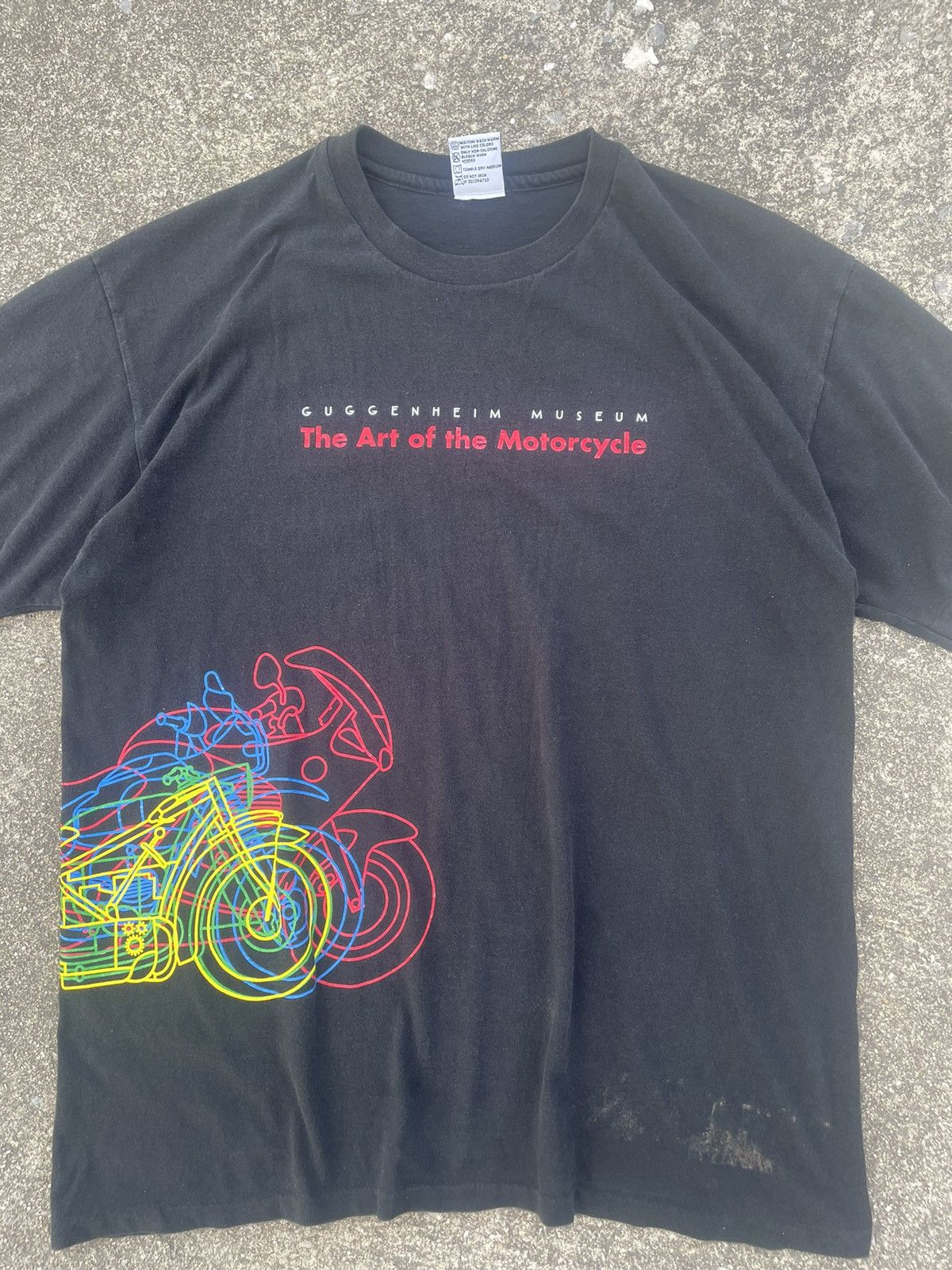 Vintage Vintage Gugenheim Museum BMW Black T-shirt 90s Size US XL / EU 56 / 4 - 2 Thumbnail