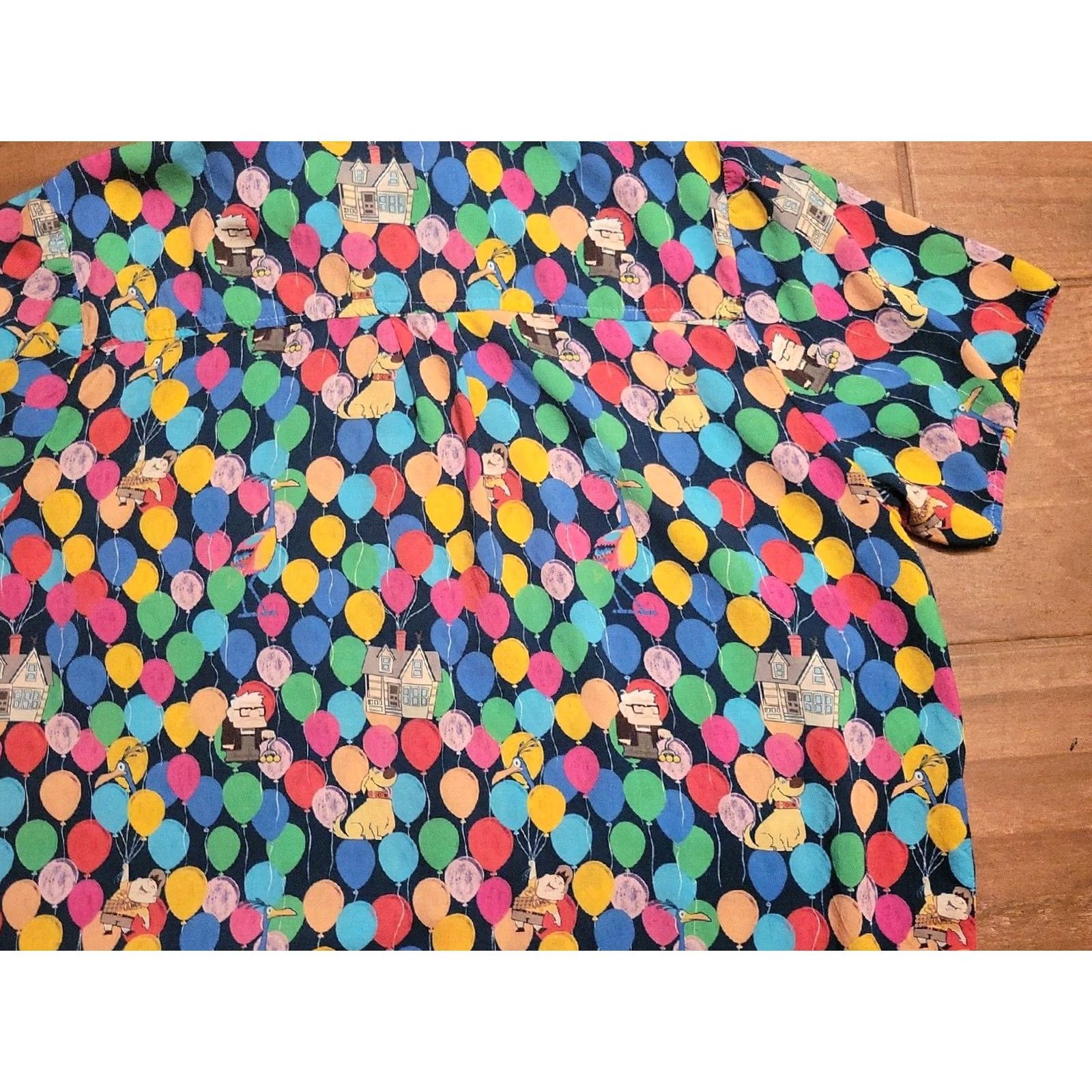 Disney Disney Pixar Her Universe UP Balloons Shirt Size 2 Rayon Button Up Colorful Size XS / US 0-2 / IT 36-38 - 3 Thumbnail