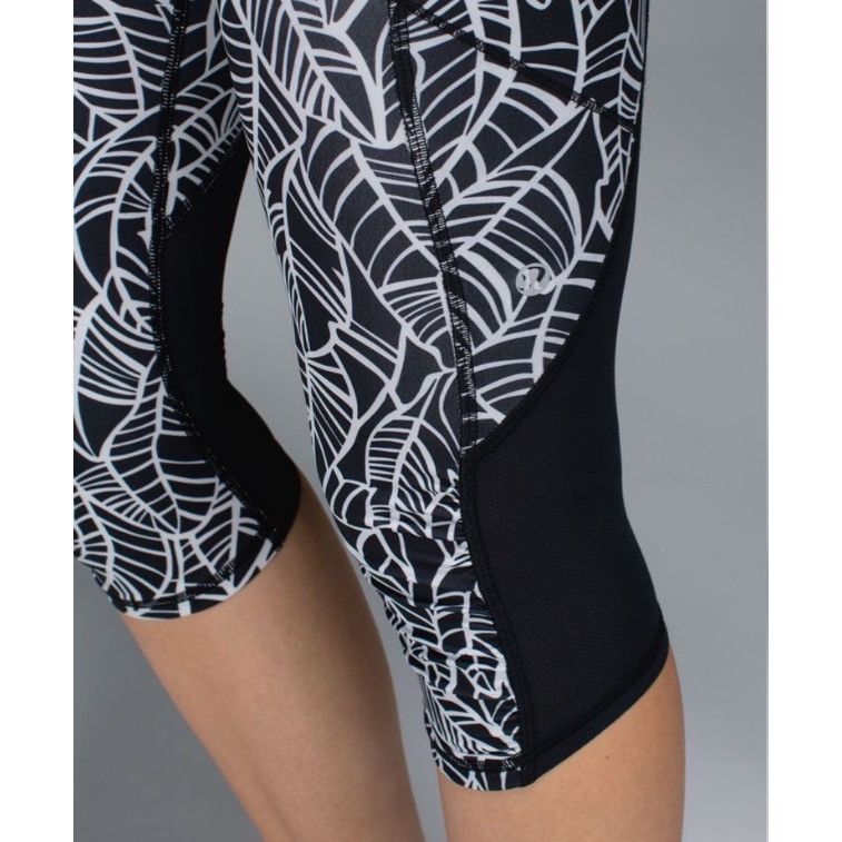Lululemon Lululemon Run A Marathon Crop IIPretty Palm Black Angel Wing Size 26" / US 2 / IT 38 - 9 Thumbnail