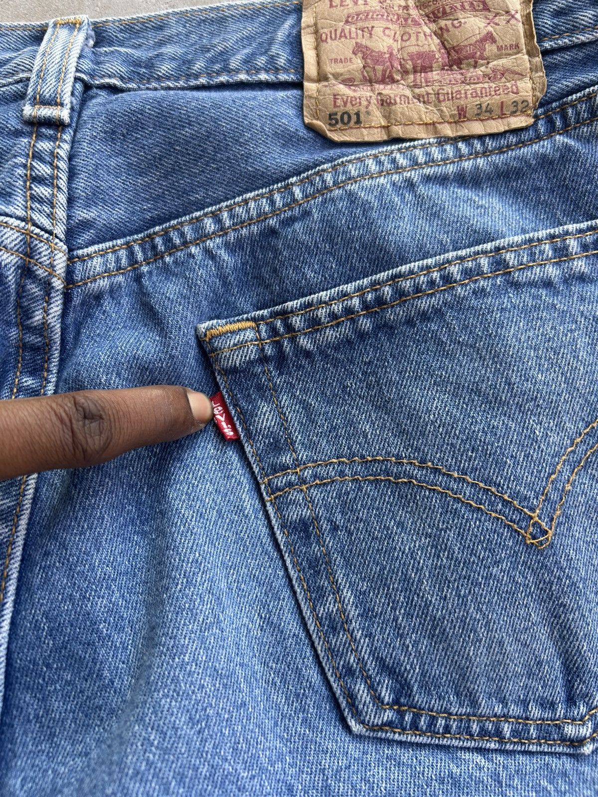 Levi's × Vintage Vintage 90s Levi’s 501 Medium Wash Distressed Jeans Size US 30 / EU 46 - 6 Thumbnail