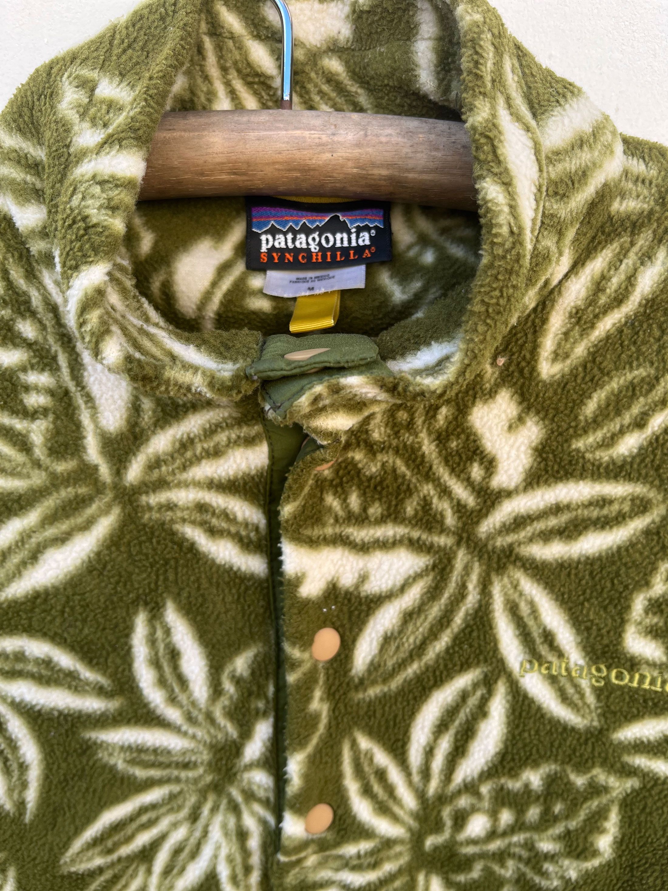 Patagonia Patagonia Full Printed Leaf Zipper Fleece Sweatshirt Sweater Size US M / EU 48-50 / 2 - 2 Thumbnail