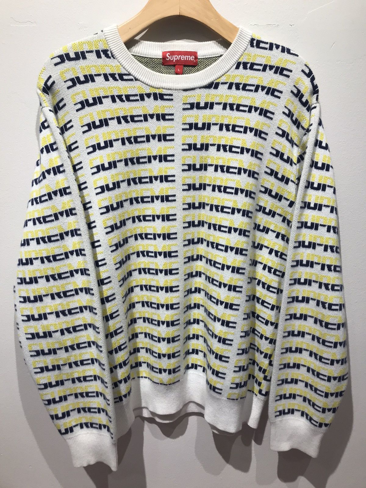 Supreme 2017 FW supreme logo repeat AOP all over print crew