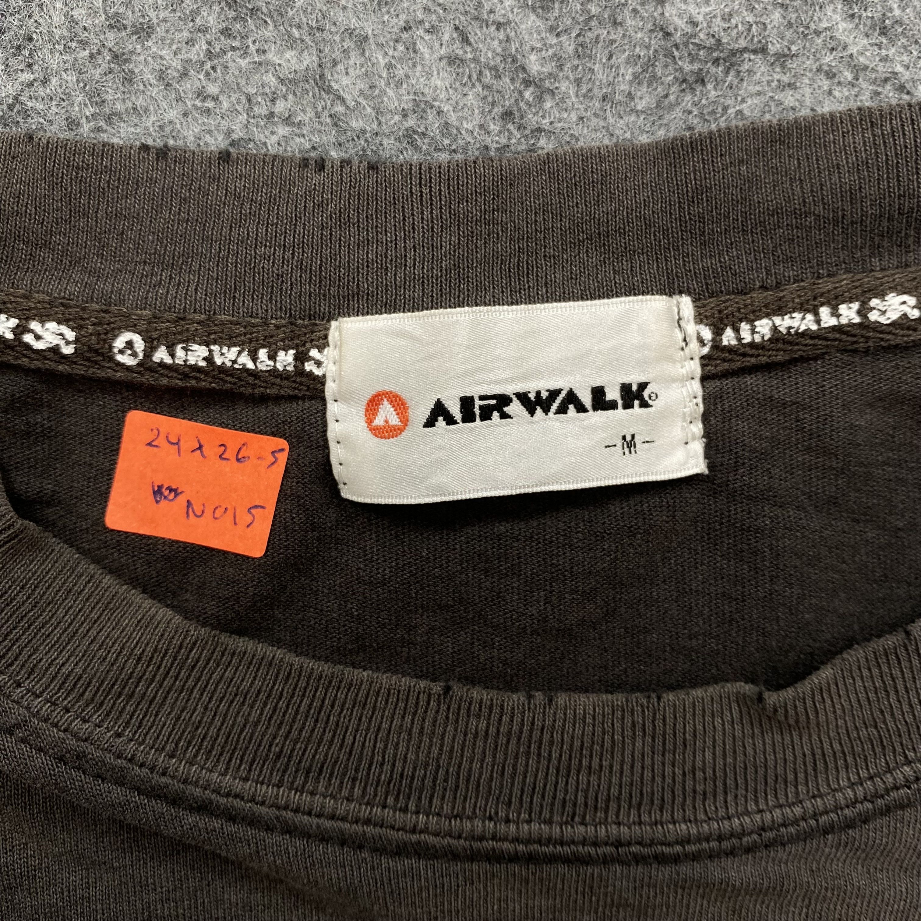 Vintage Vintage Airwalk Long Sleeve Distressed Tshirt-N015 Size US M / EU 48-50 / 2 - 4 Thumbnail