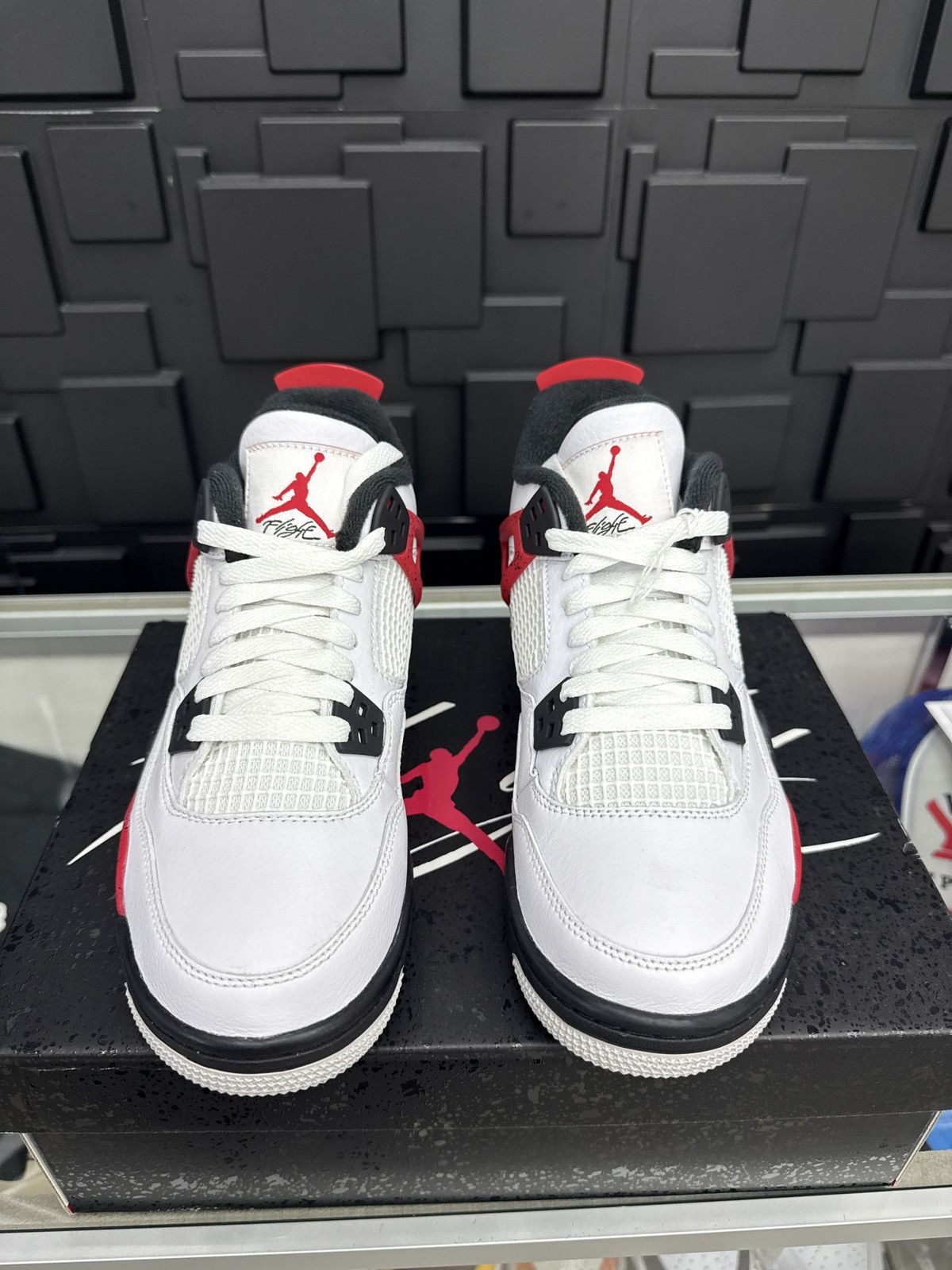 Jordan Brand Jordan 4 Retro Red Cement (GS) Size US 5.5 / EU 38 - 3 Thumbnail