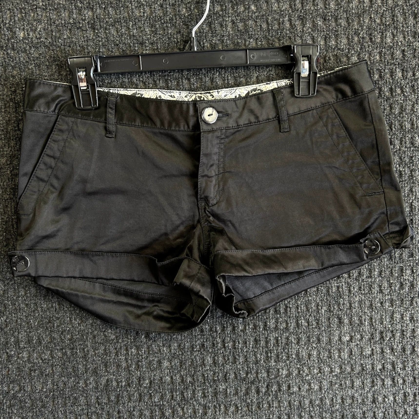 Vans VANS Vintage 90s Skater Short Womens Black Satin 2” Inseam Cuffed Denim 7 Button Zipper Pockets Adult Women Size 28" / US 6 / IT 42 - 2 Thumbnail