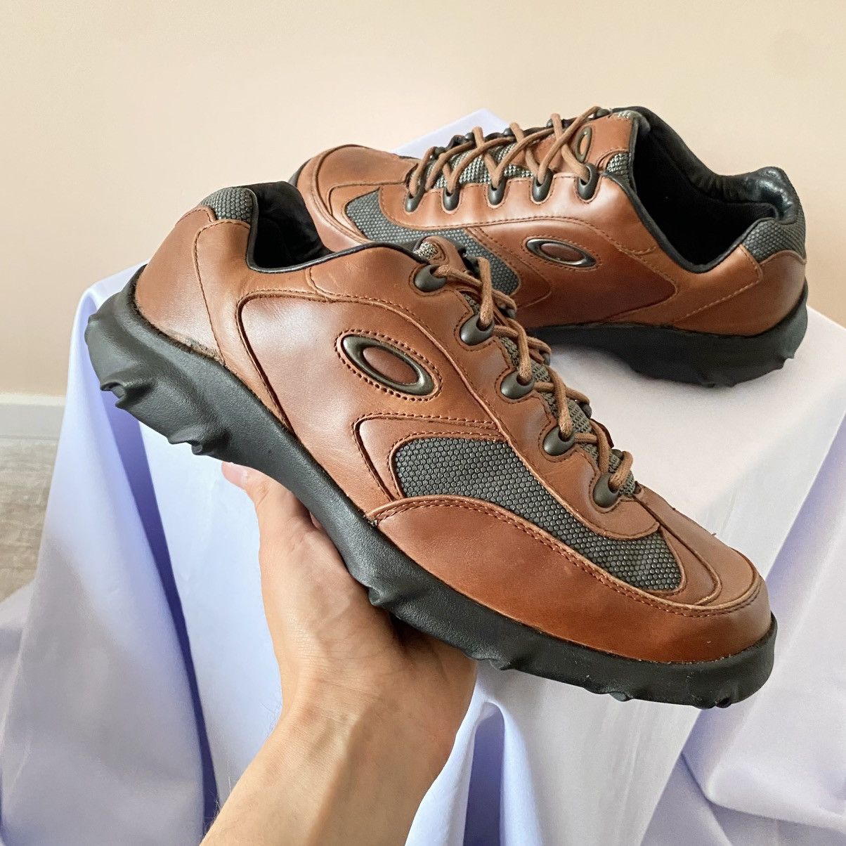 Oakley 90s Oakley Blender Gorpcore Leather Sneakers Shoes Size US 9.5 / EU 42-43 - 8 Thumbnail