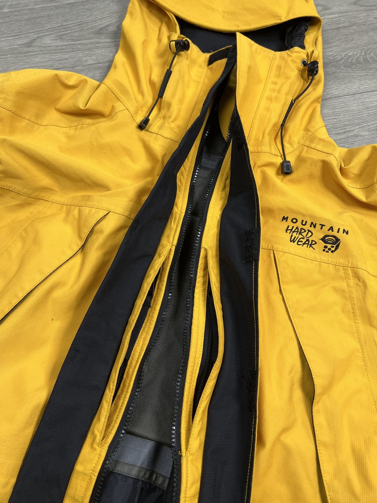 Mountain Hardwear Mountain Hardwear Gore Tex XCR Jacket Size L gorpcore Size US L / EU 52-54 / 3 - 14 Thumbnail