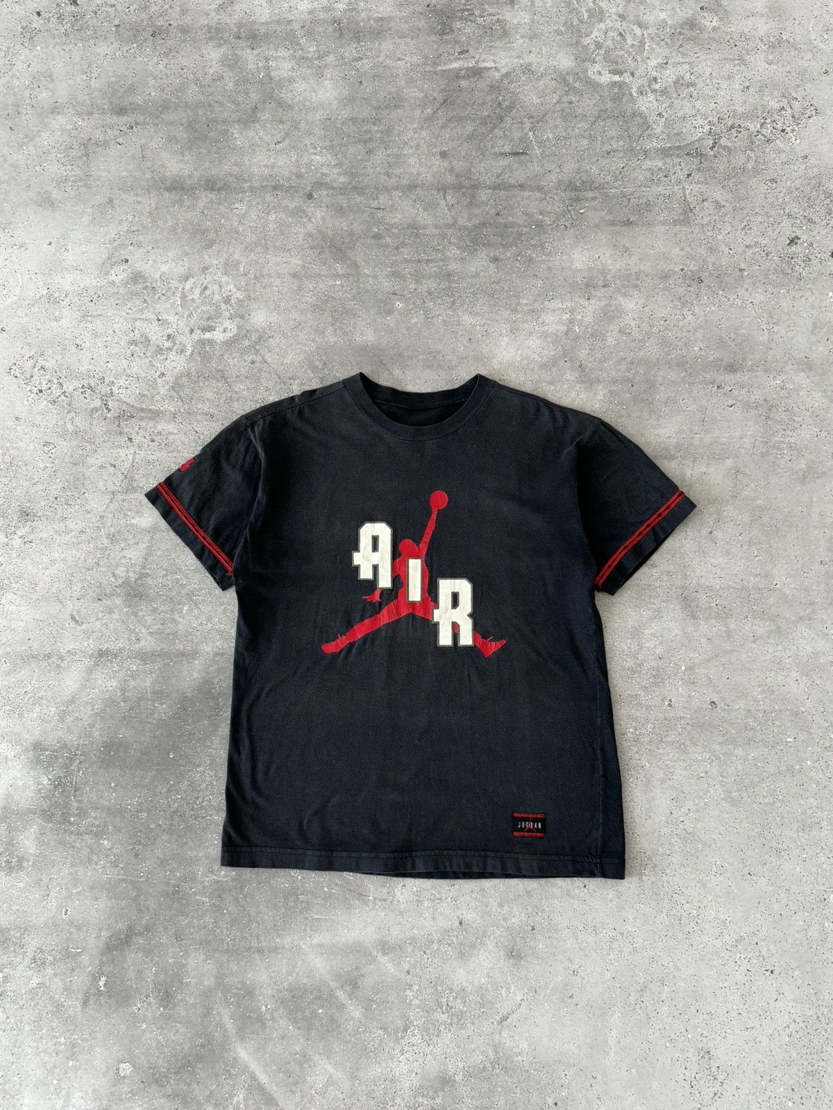 Jordan Brand × Vintage Vintage 90s Air Jordan USA Faded T-Shirt Size US M / EU 48-50 / 2 - 1 Thumbnail