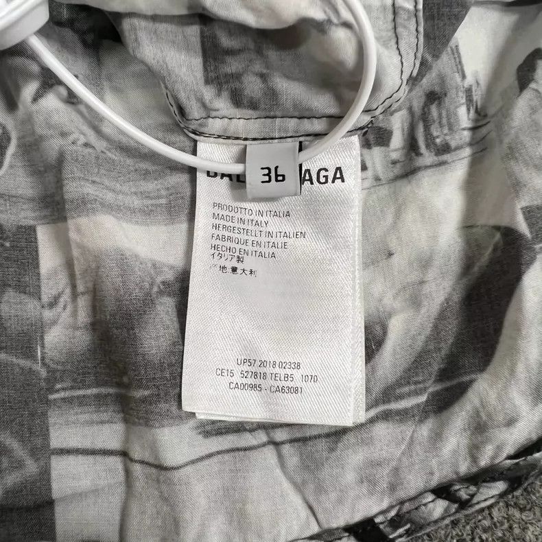 Balenciaga Balenciaga size 36 Newspaper striped shirt Size S / US 4 / IT 40 - 7 Thumbnail