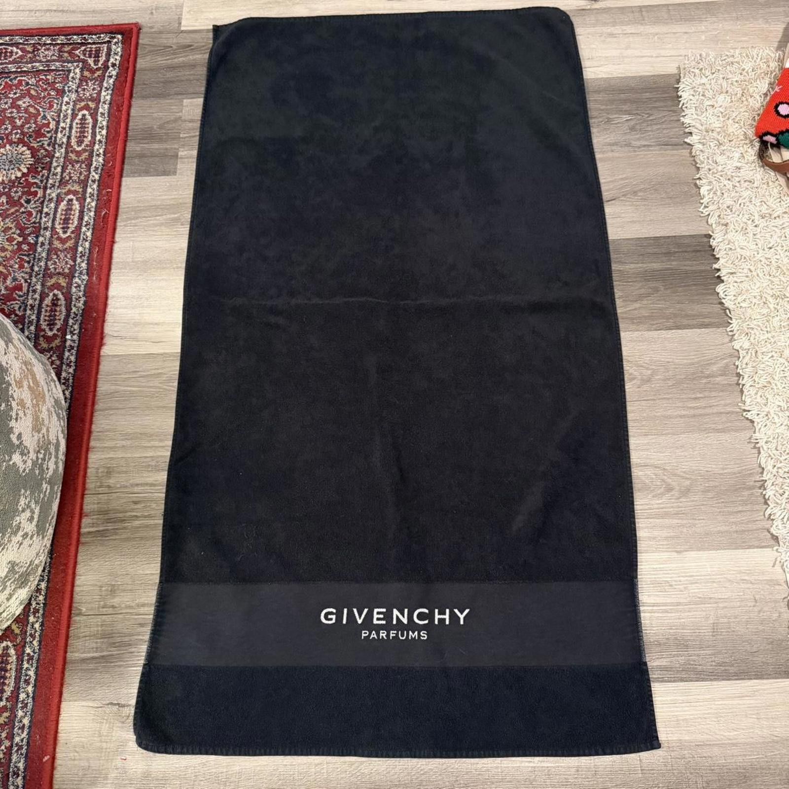 Givenchy givenchy perfumes beach towel OS Size ONE SIZE - 1 Thumbnail