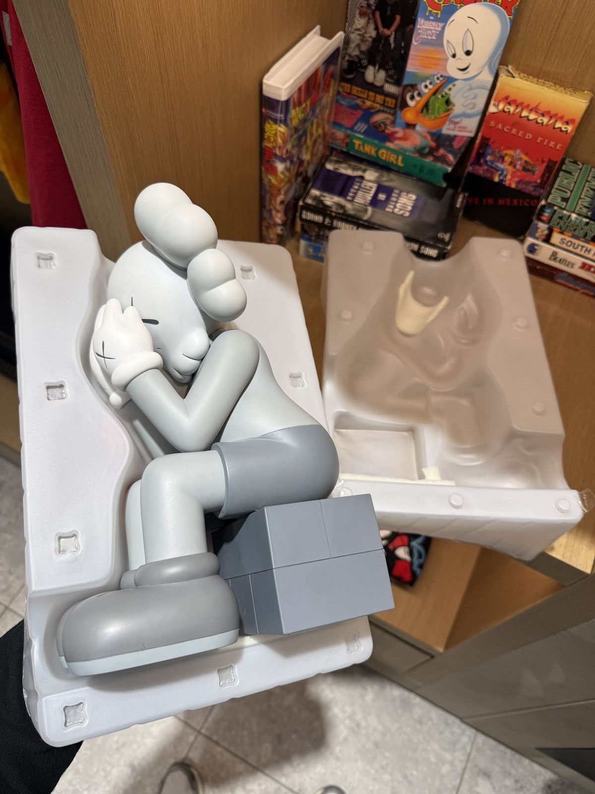 Kaws 2013 Kaws Passing Through Companion Gray Figure with Box Size ONE SIZE - 10 Thumbnail