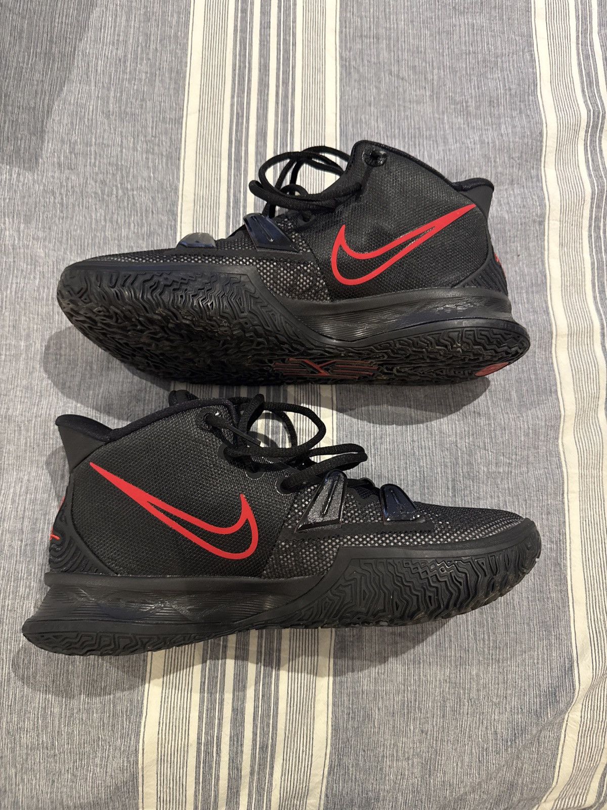 Nike Nike Kyrie 7 Bred Size US 8.5 / EU 41-42 - 2 Thumbnail