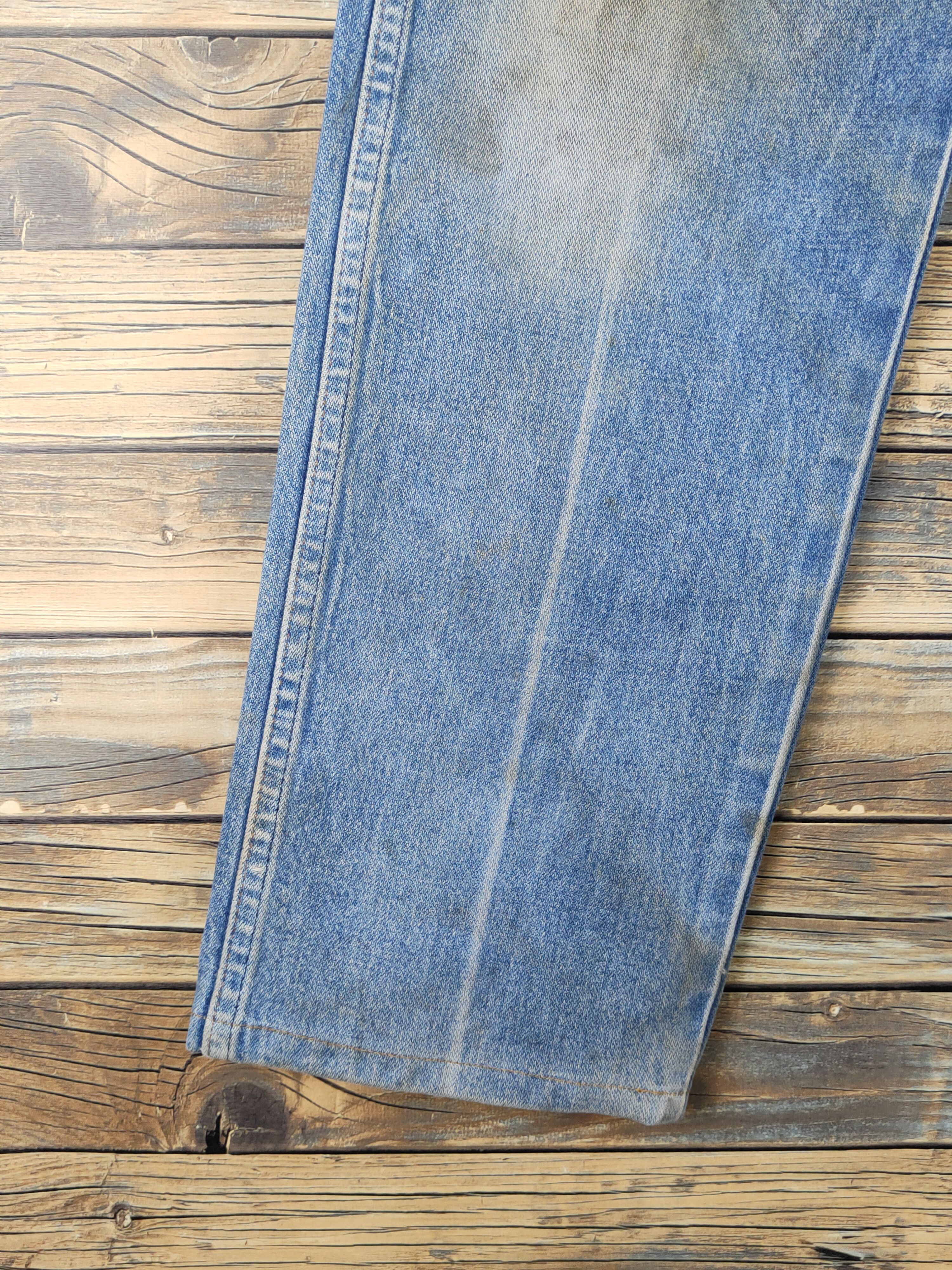 Japanese Brand Wrangler Blue Distressed Ripped denim Jeans #W1496 Size US 31 - 4 Thumbnail