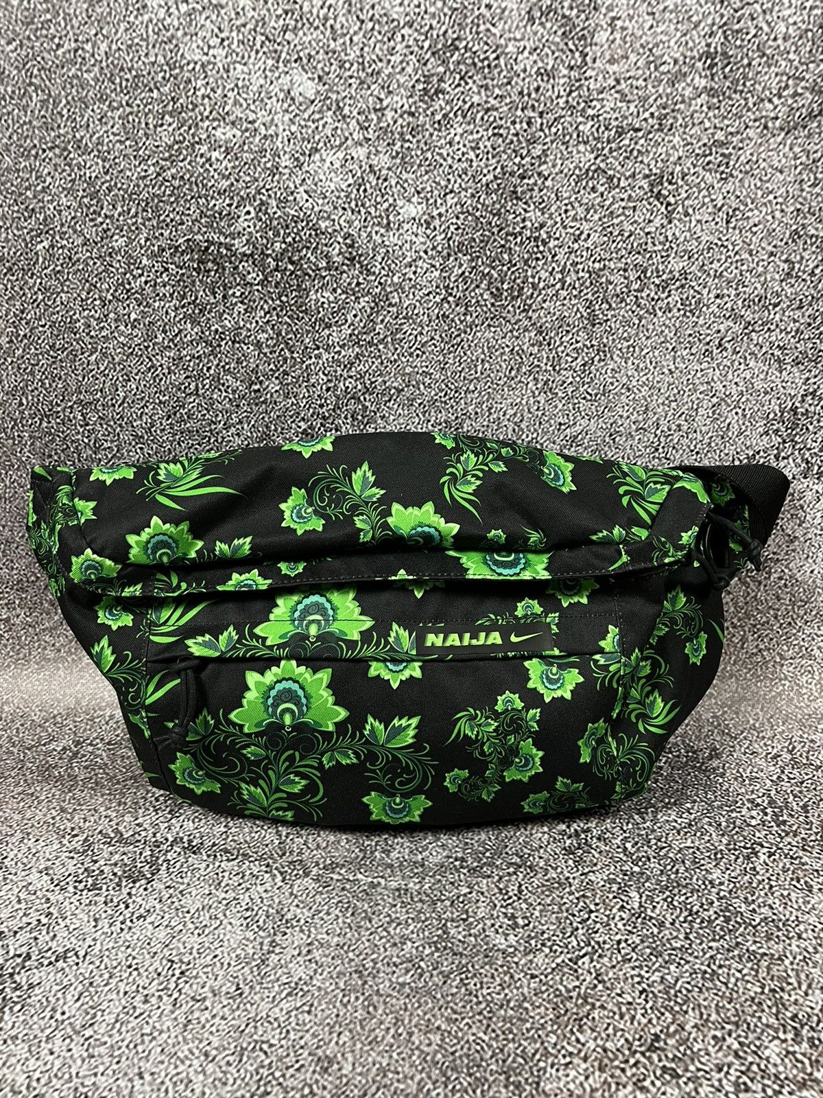 image of Nike World Cup Nigeria Stadium Tech Hip Pack Naija Sling Bag in Black/Green, Men's