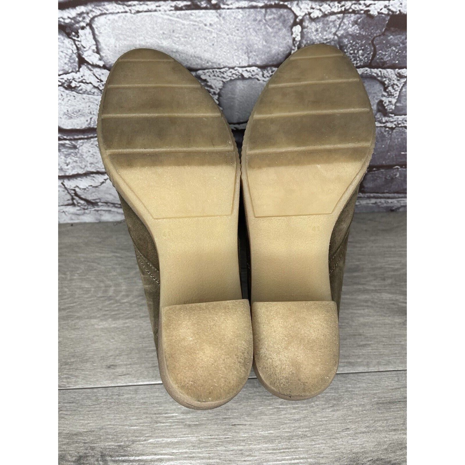 Other TONI PONS Winter Taupe Suede Ankle High Top Lace Heel Bootie Size US 10.5 / IT 40.5 - 7 Thumbnail
