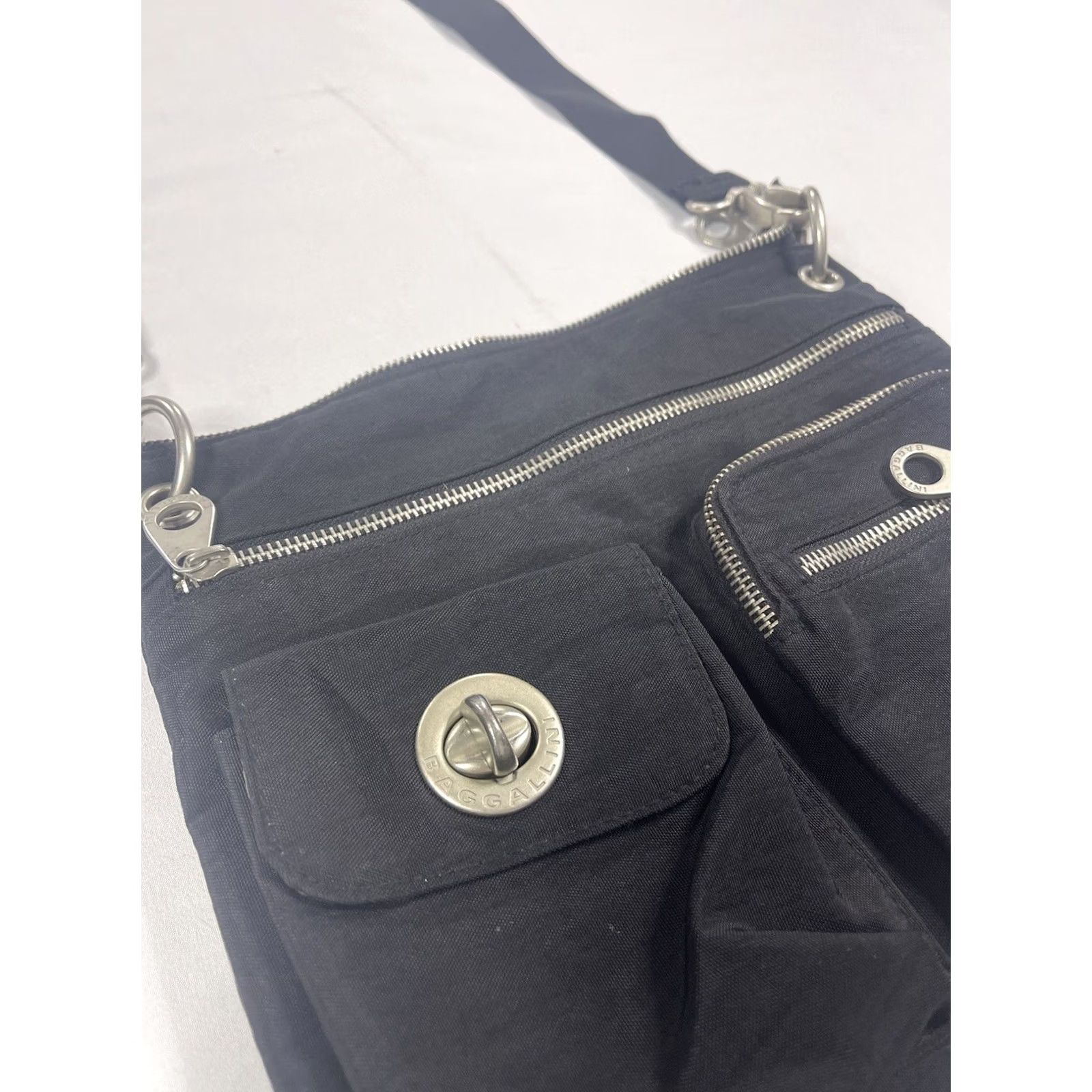 Vintage Baggallini Tulum Crossbody Black & Silver Nylon Medium Zip Bag Handbag Travel Organizer Pockets Women's Baggallini Tulum Hat? Size ONE SIZE - 4 Thumbnail