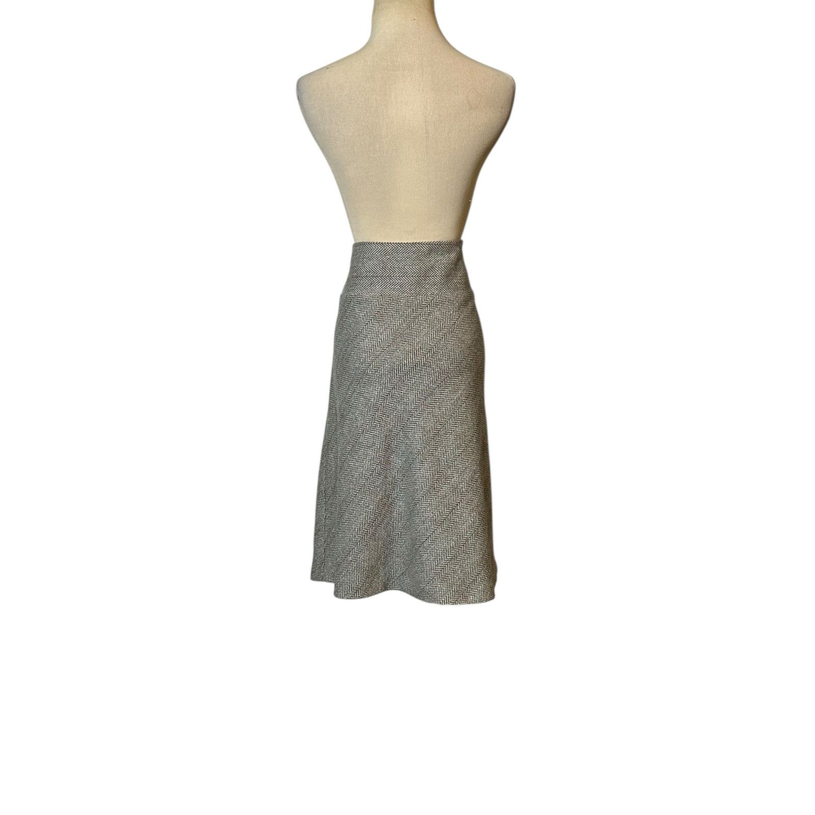 Benetton BENETTON gray red plaid knee length skirt size 44 US Medium Size 32" / US 10 / IT 46 - 18 Thumbnail
