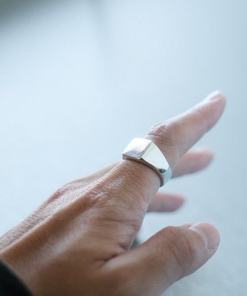 Number (N)ine Number Nine FLAT SQUARE TOP N(N) SIDE LOGO RING 19 Size ONE SIZE - 7 Thumbnail