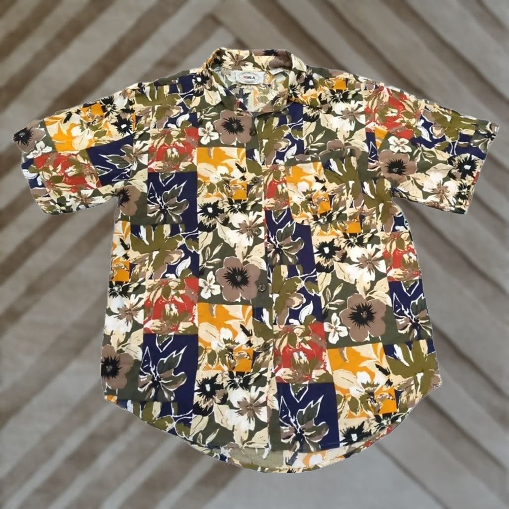 ALOHAS Koala Shirt Size Medium Green Button Up Floral Hawaiian Aloha Beach Women Pocket Short Sleeve Collared Rayon Regular Button-Up Size M / US 6-8 / IT 42-44 - 1 Thumbnail