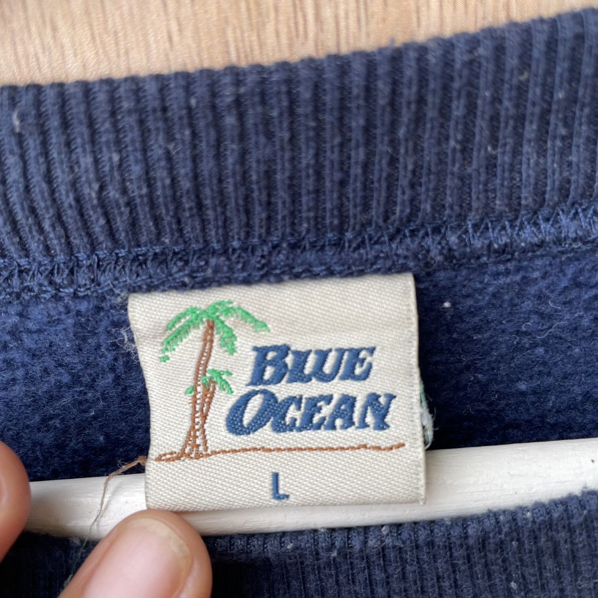 Vintage Vintage Blue Ocean B&W Surf Designs Hawaii Pullover Size US L / EU 52-54 / 3 - 5 Thumbnail