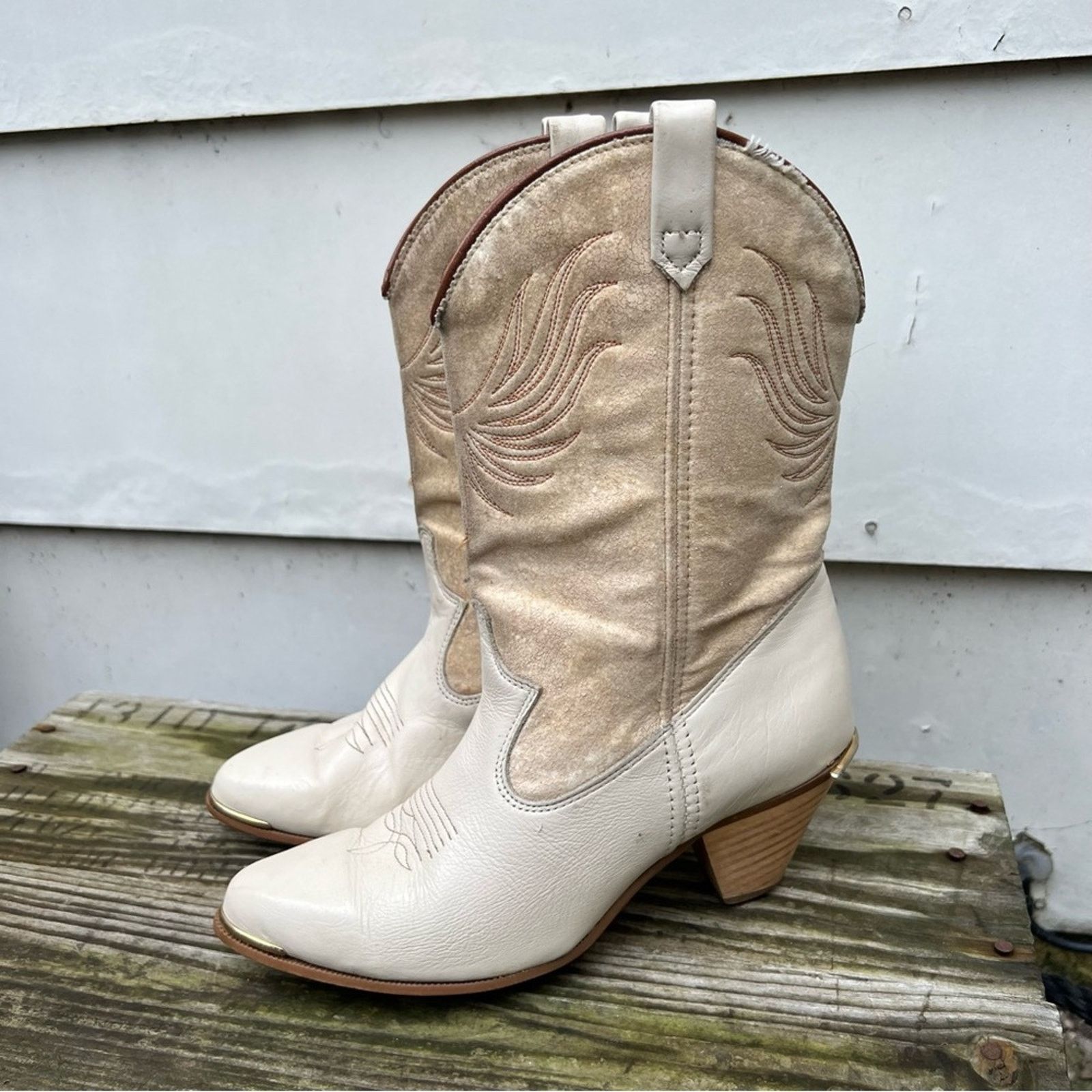 Vintage Dingo high heeled low shaft cream beige cowgirl western boot Size US 7 / IT 37 - 4 Thumbnail