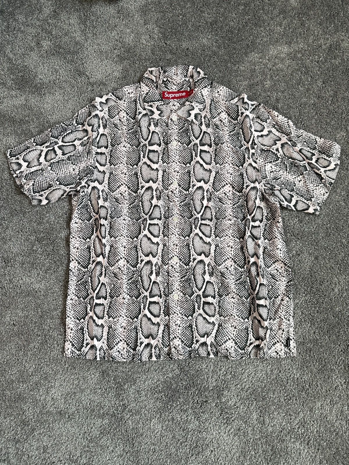 Supreme Supreme snake s/s shirt Size US S / EU 44-46 / 1 - 2 Thumbnail