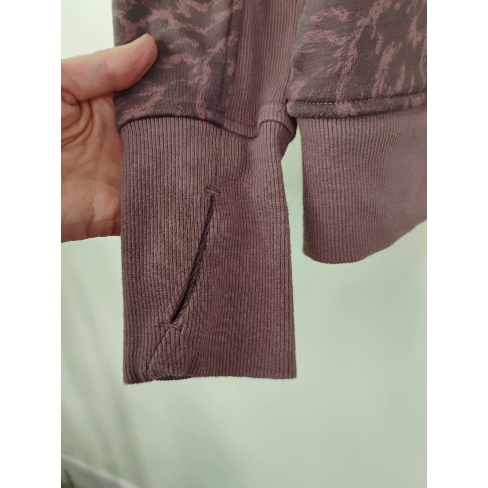 Athleta Athleta Hoodie Full Zip M Women Purple Printed Animal Pattern Size M / US 6-8 / IT 42-44 - 5 Thumbnail