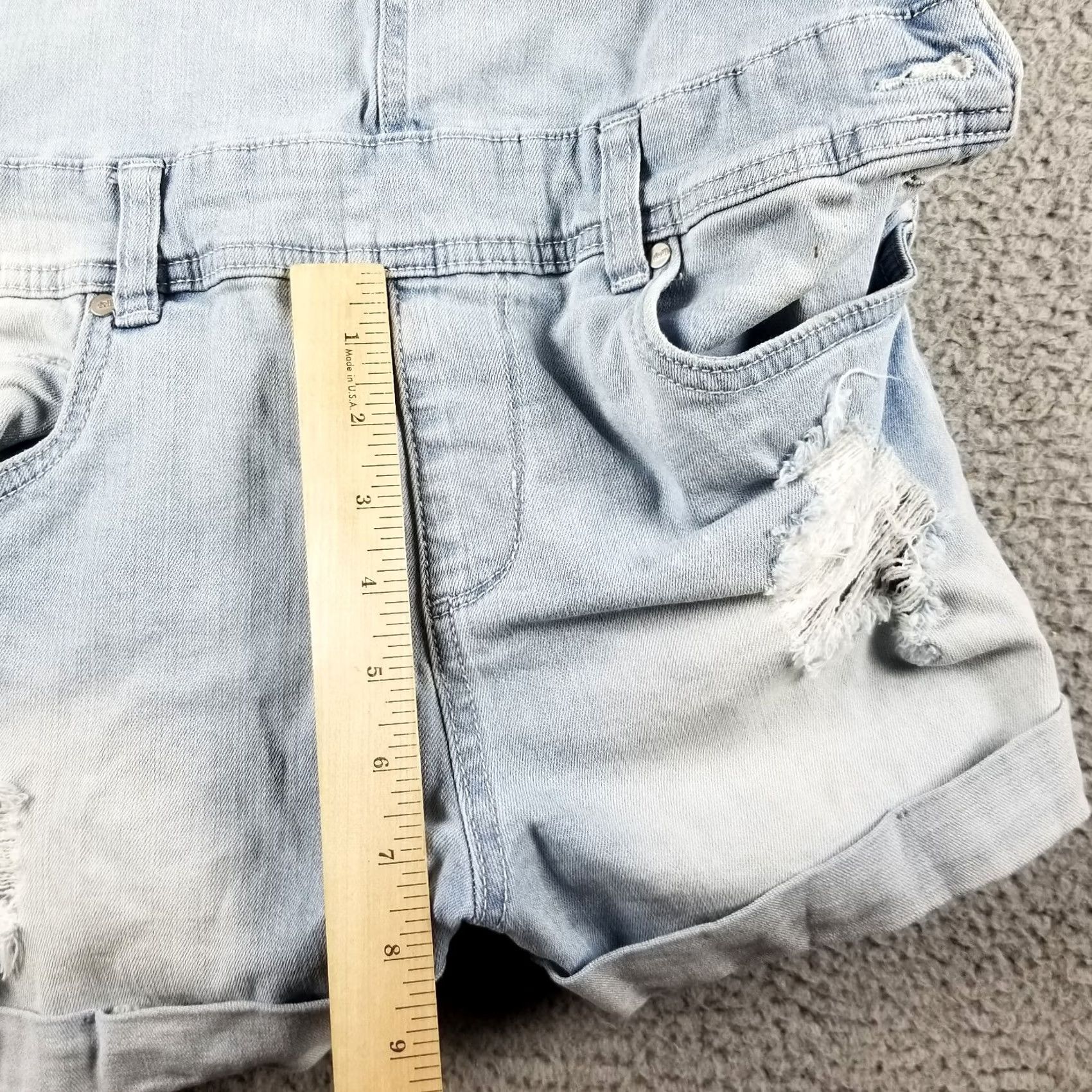 Vintage Dollhouse Shortalls Light Wash Denim Short Overalls Womens 11 Distress Streetwear Denim One-Piece Shorts Sets Juniors Girls Mens Size 32" / US 10 / IT 46 - 7 Thumbnail