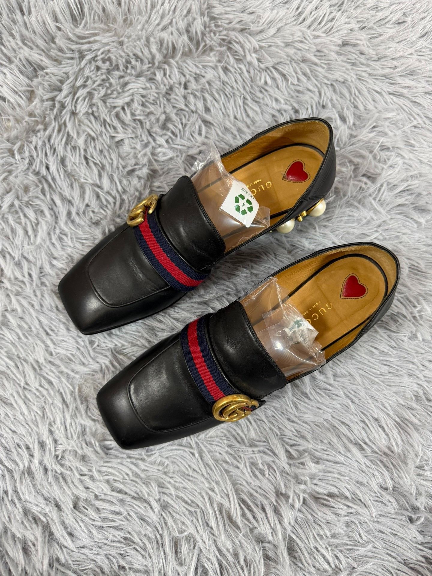 Gucci Gucci Black Lowtop Sneakers us_9 Women Size US 9 / IT 39 - 1 Thumbnail