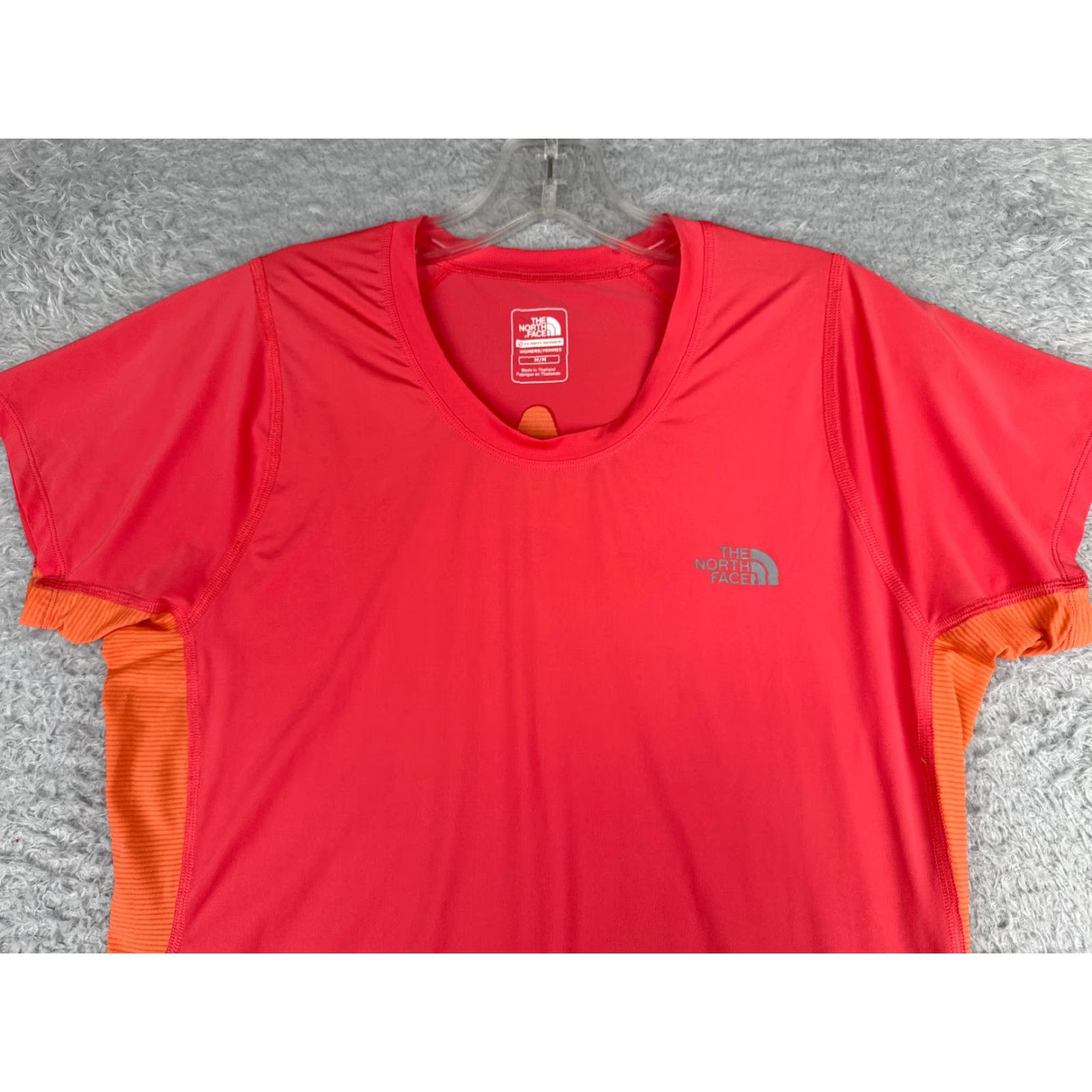The North Face The North Face Shirt Women M Pink Crew Neck Poly Flight Series Vaporwick T-Shirt Casual Women Medium Pink All Seasons Breathable Size M / US 6-8 / IT 42-44 - 4 Thumbnail
