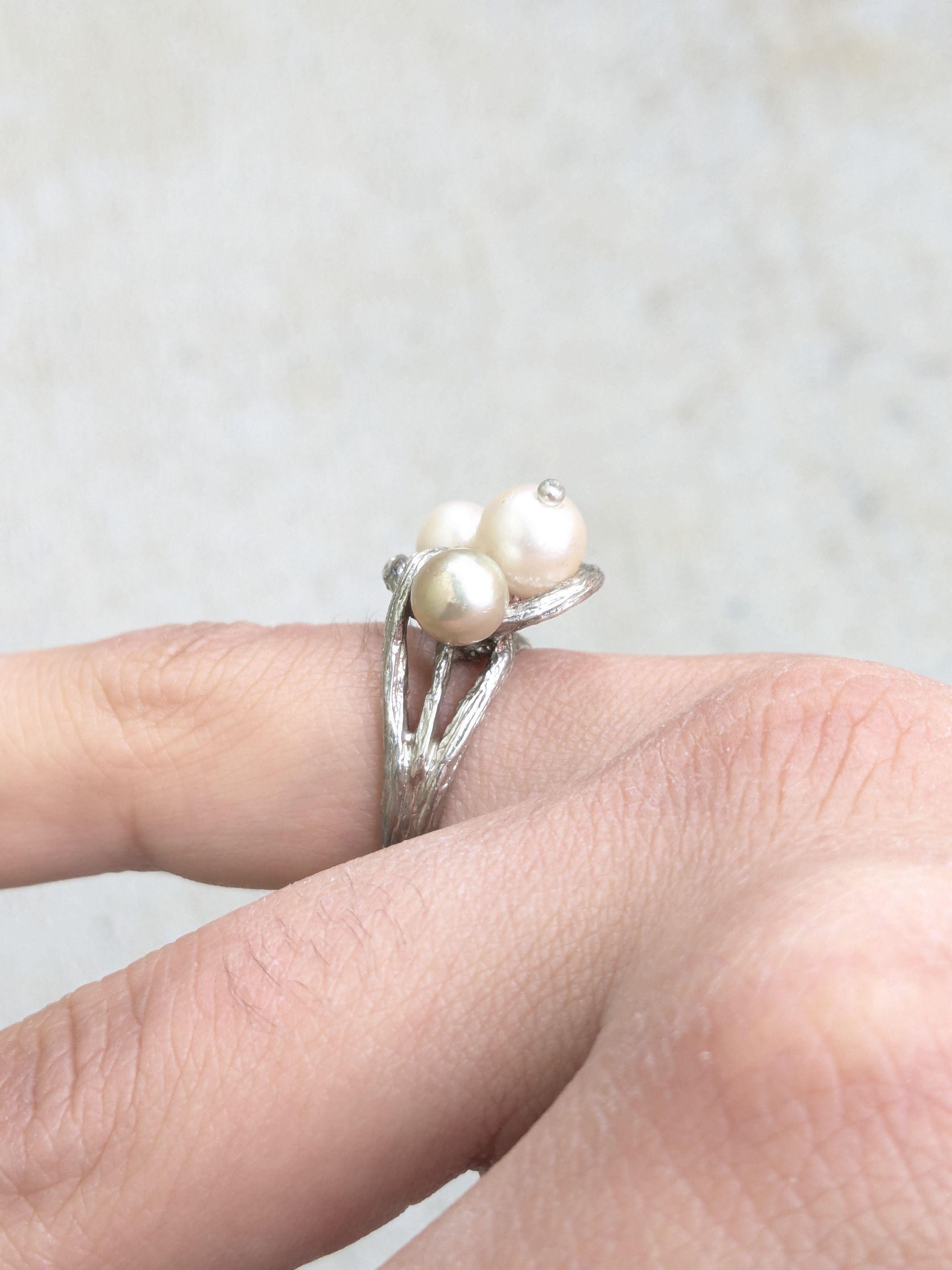 Jewelry Vintage Sterling Silver Ring 8.25 Faux Pearls Brutalist Size ONE SIZE - 10 Thumbnail
