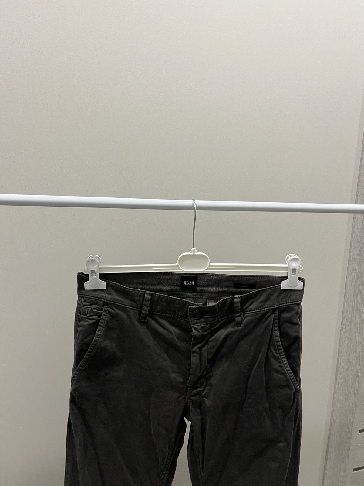 Vintage Vintage Hugo Boss Pants 32/32 Grey Casual Japanese Chino Size US 32 / EU 48 - 2 Thumbnail