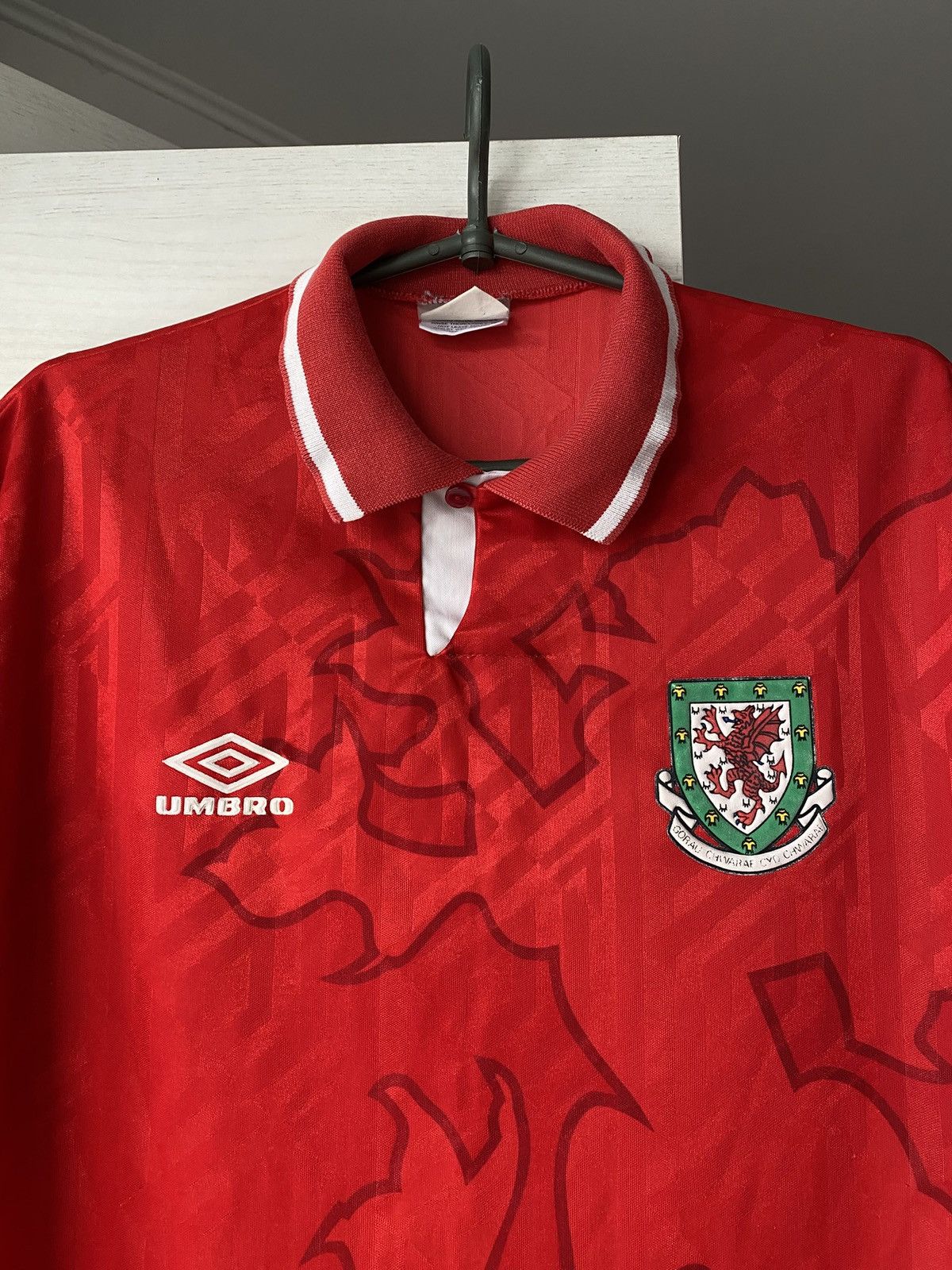 Umbro Wales Umbro Home Jersey Red Dragon Vintage Football Shirt Size US L / EU 52-54 / 3 - 2 Thumbnail