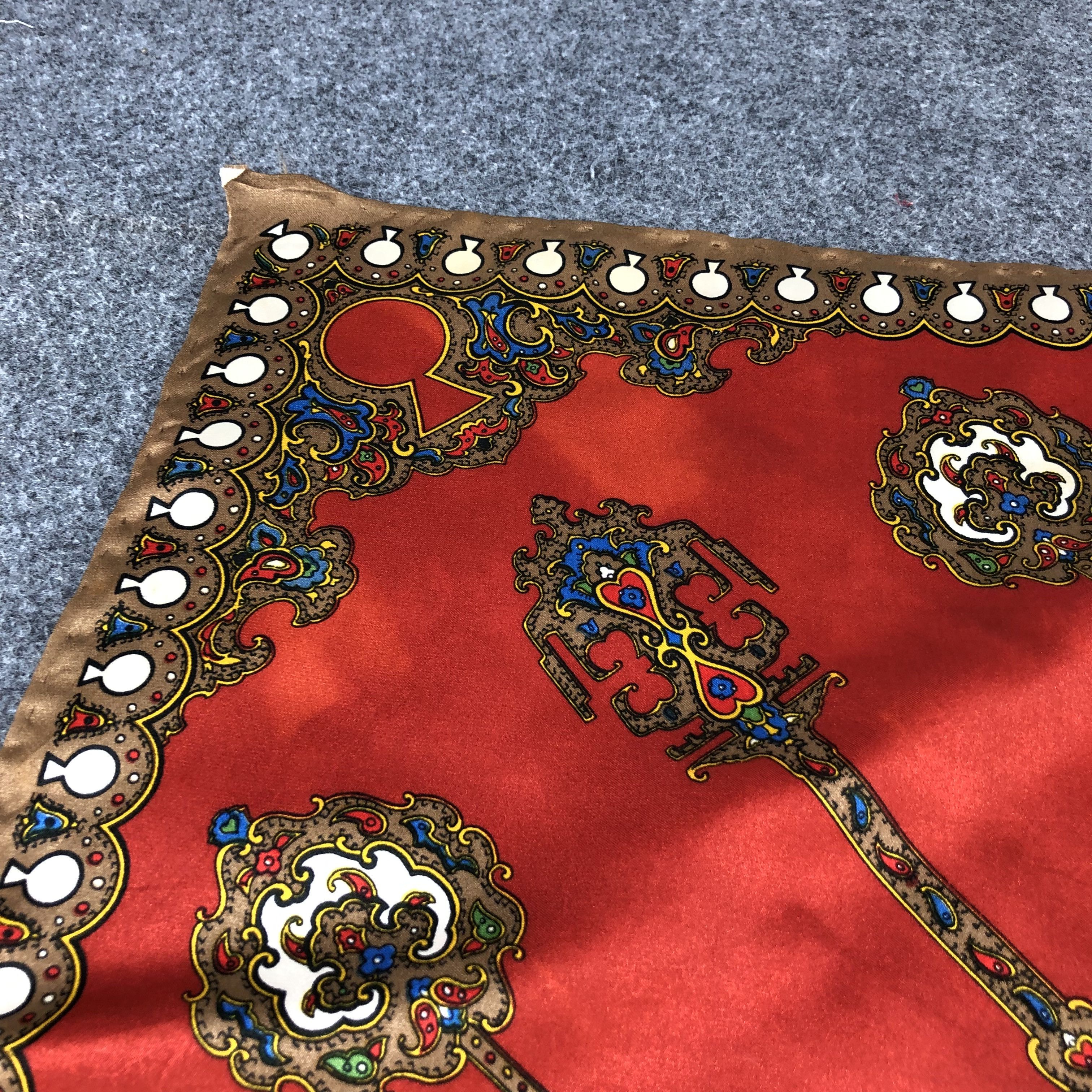 Japanese Brand Luxury Design Les Clefs Silk Scarf M259 Size ONE SIZE - 5 Thumbnail